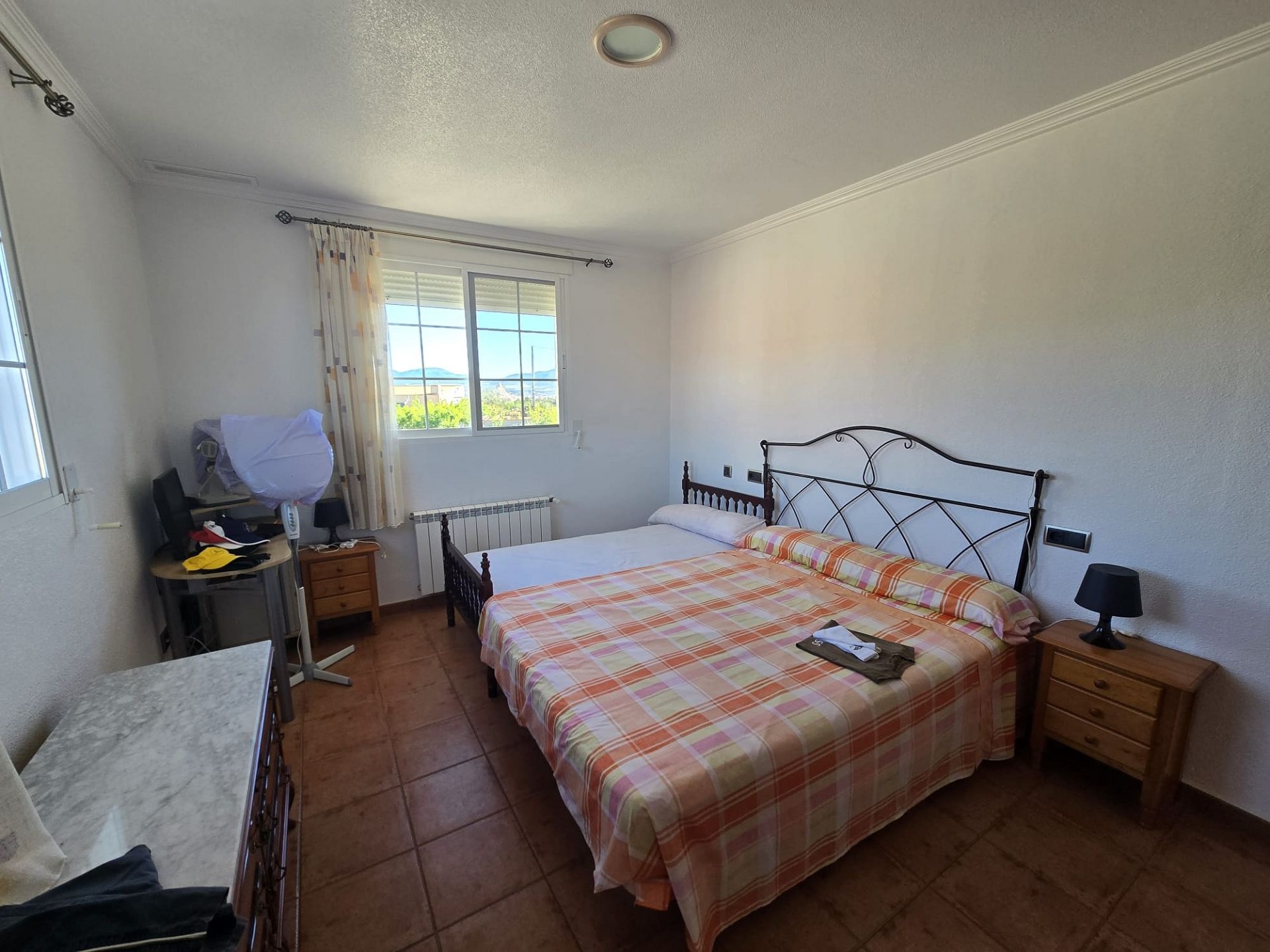Resale - 8 Bedroom 3 Bathroom Villa in Sax -  - Alicante