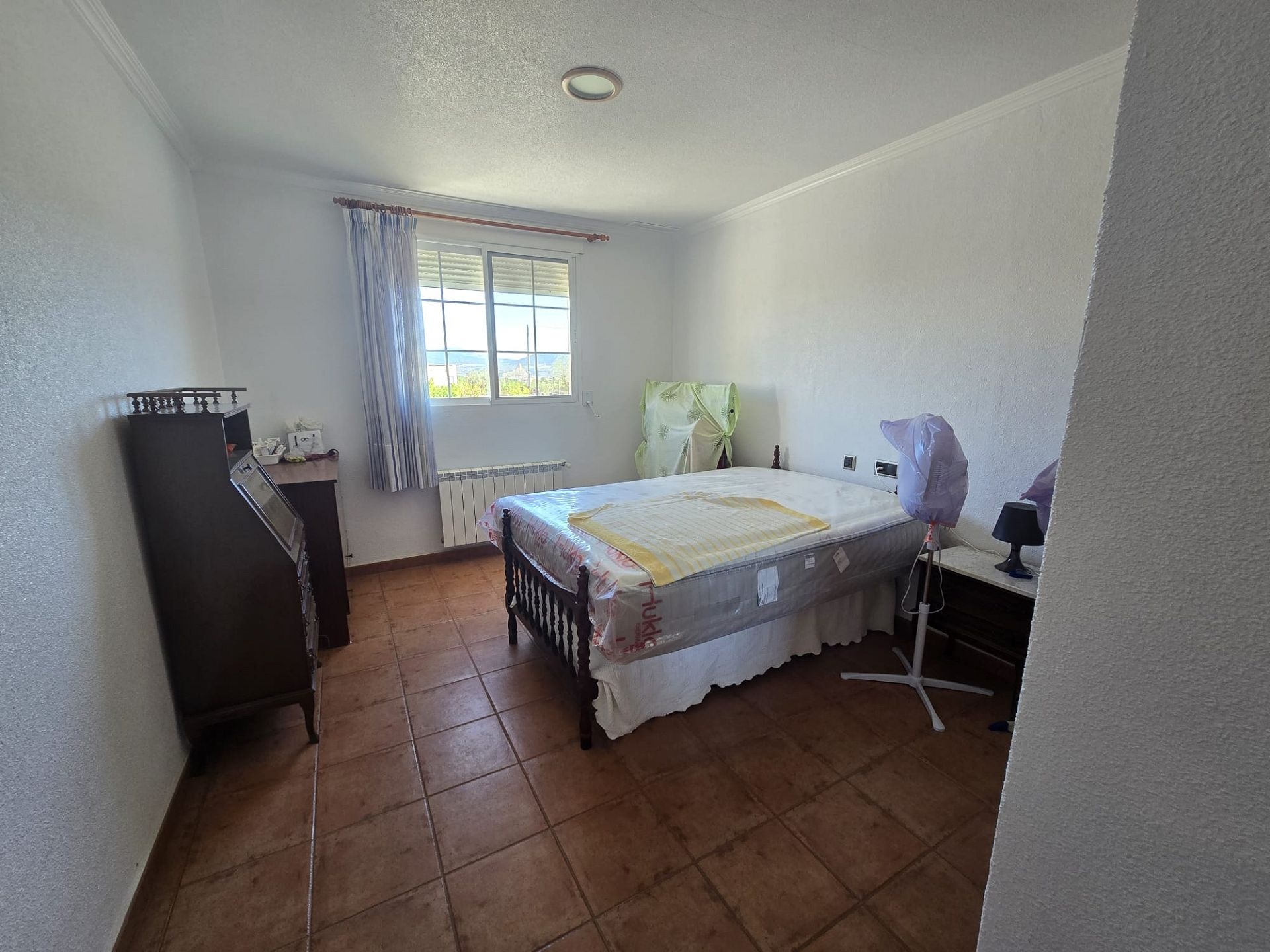 Resale - 8 Bedroom 3 Bathroom Villa in Sax -  - Alicante