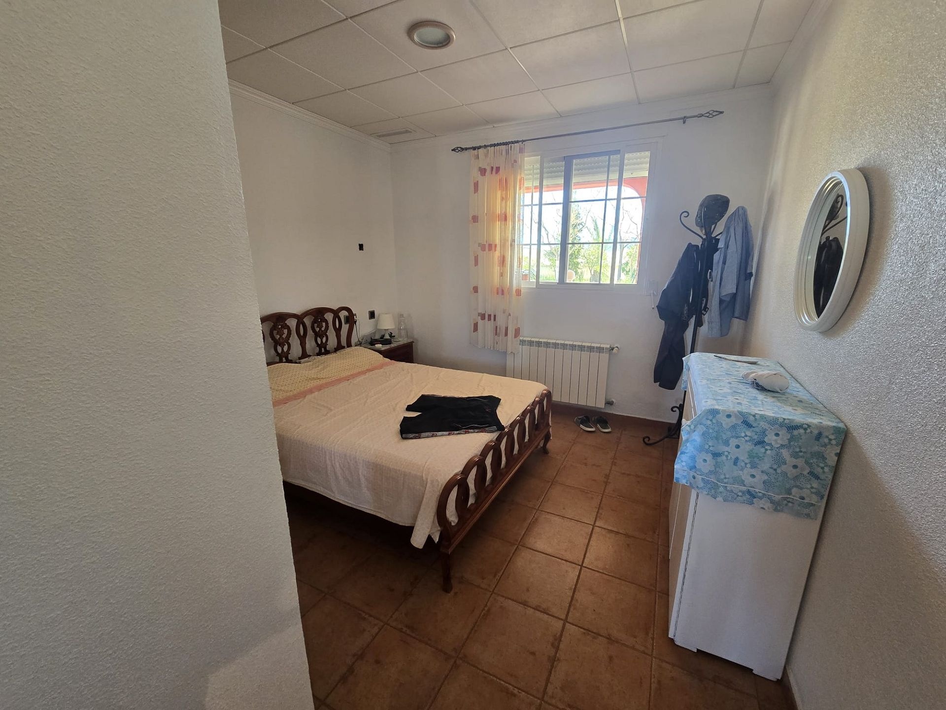 Resale - 8 Bedroom 3 Bathroom Villa in Sax -  - Alicante