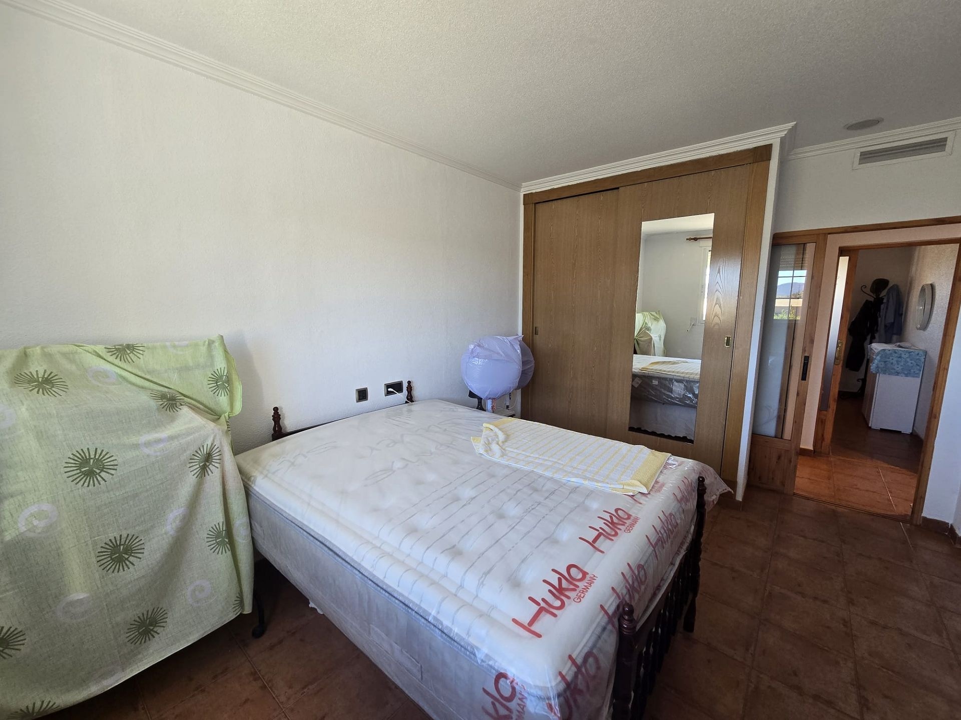 Resale - 8 Bedroom 3 Bathroom Villa in Sax -  - Alicante