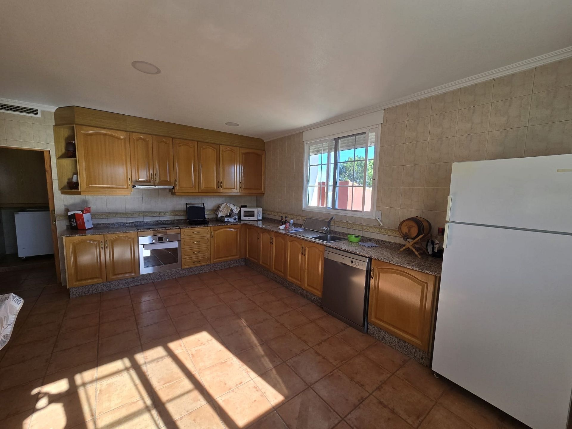 Resale - 8 Bedroom 3 Bathroom Villa in Sax -  - Alicante