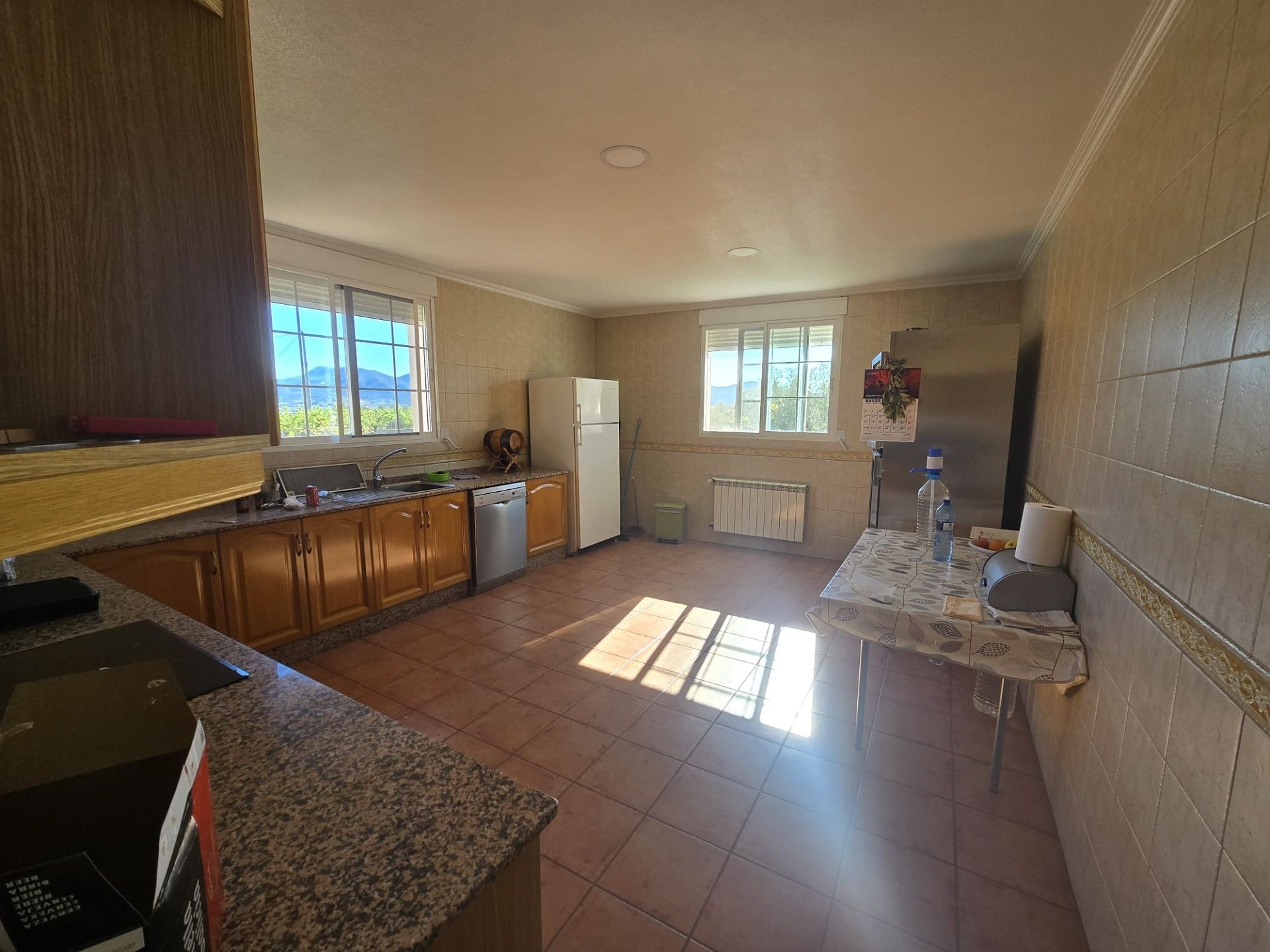 Resale - 8 Bedroom 3 Bathroom Villa in Sax -  - Alicante