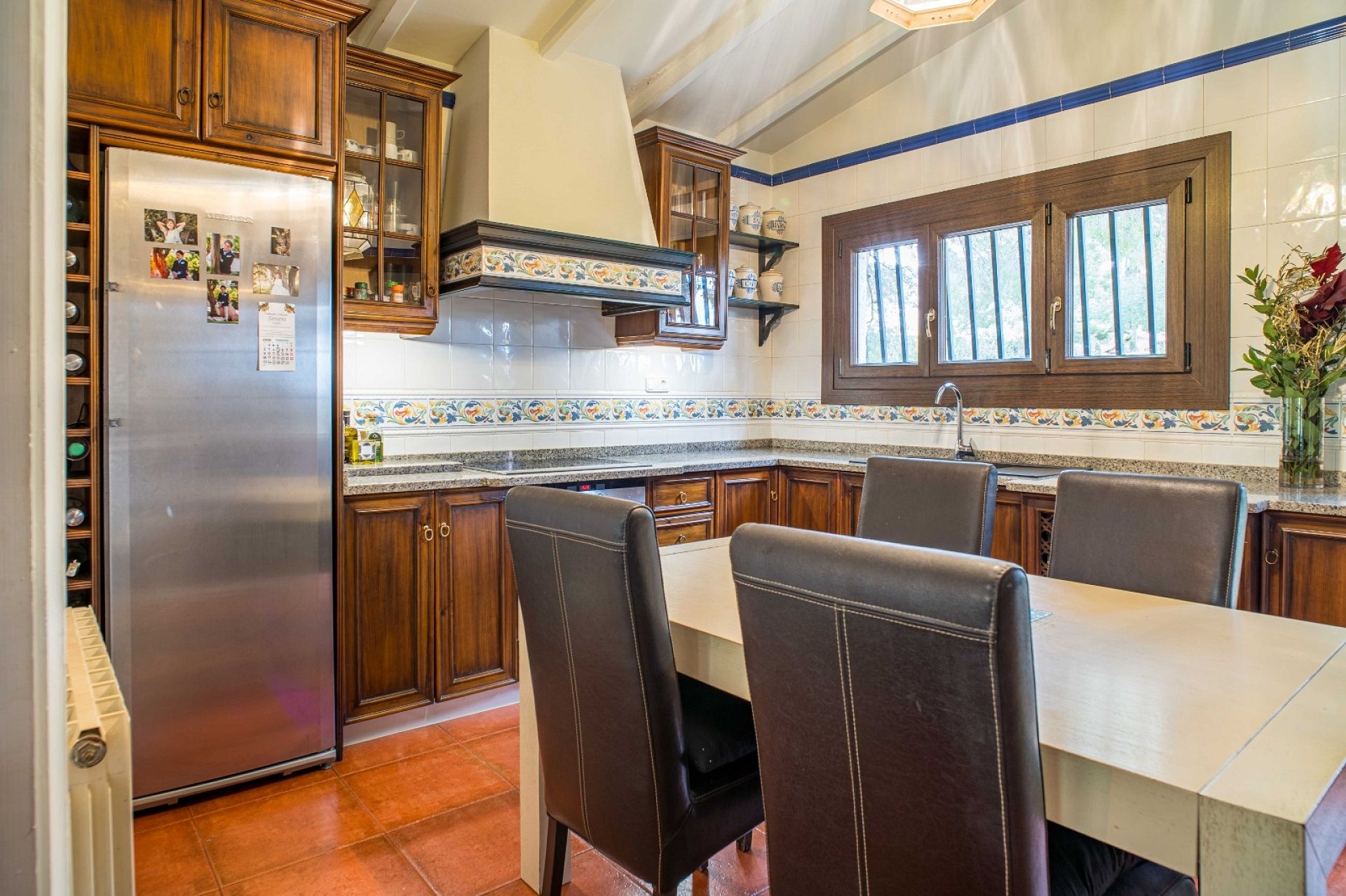 Resale - 4 Bedroom 3 Bathroom Villa in Petrer -  - Alicante