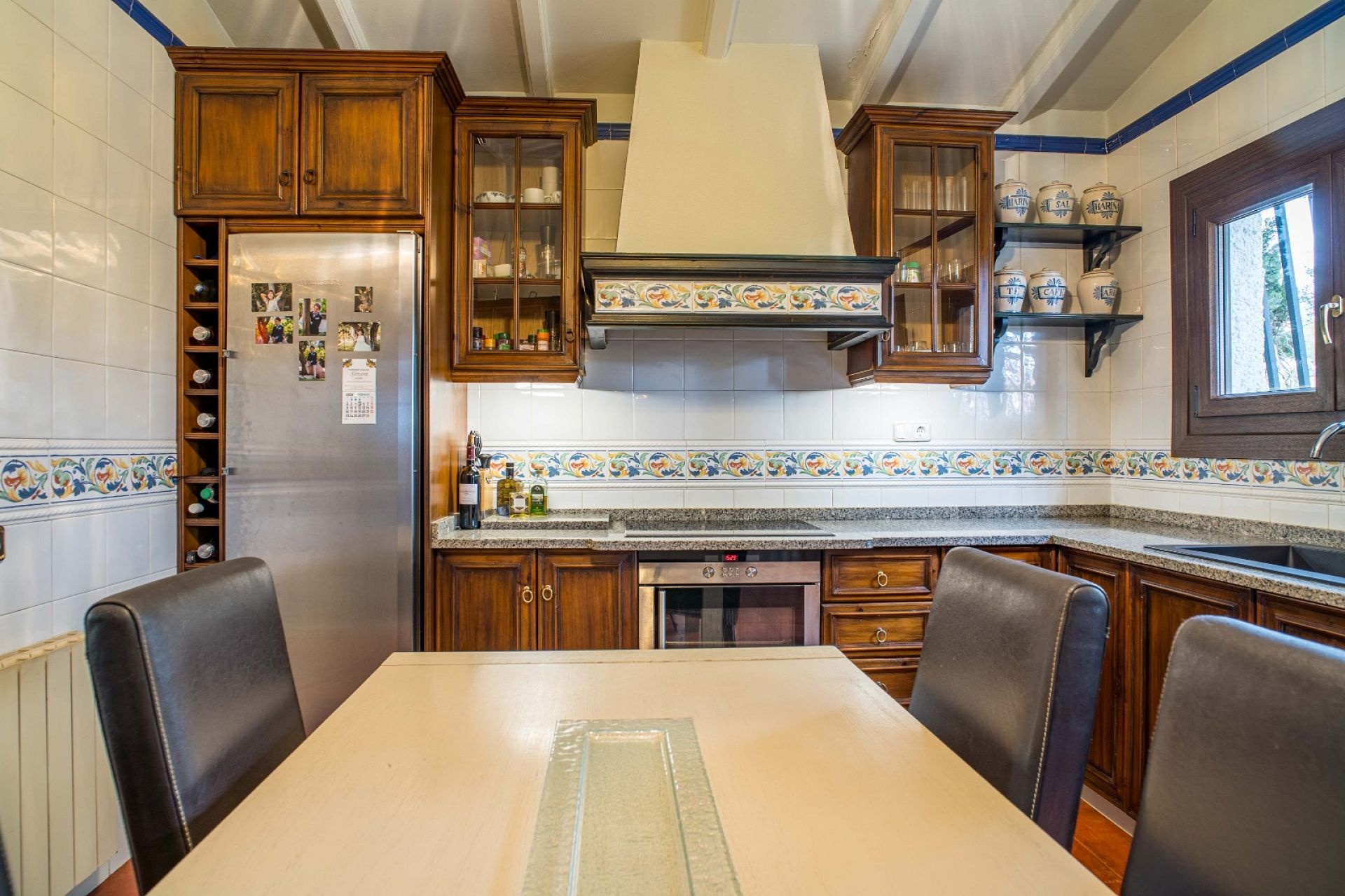 Resale - 4 Bedroom 3 Bathroom Villa in Petrer -  - Alicante