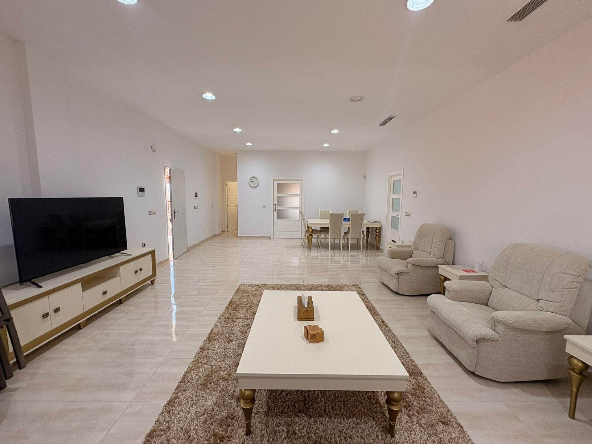 Resale - 4 Bedroom 4 Bathroom Villa in Pinoso -  - Alicante