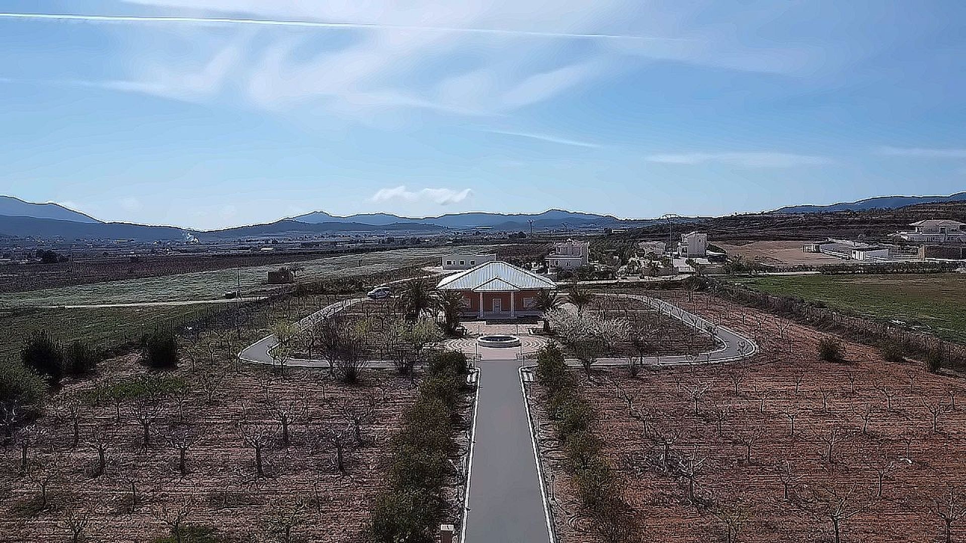 Resale - 4 Bedroom 4 Bathroom Villa in Pinoso -  - Alicante