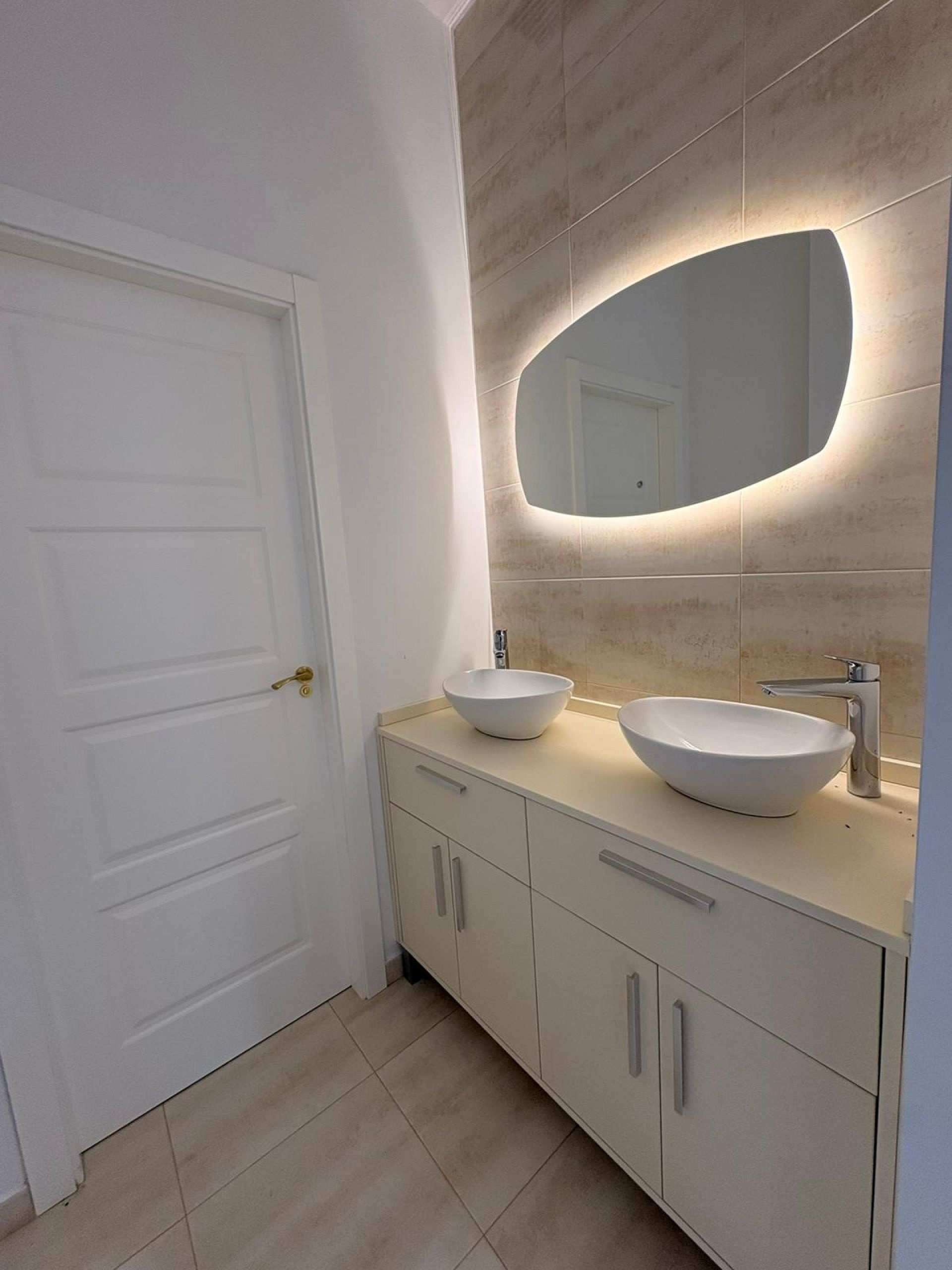 Resale - 4 Bedroom 4 Bathroom Villa in Pinoso -  - Alicante