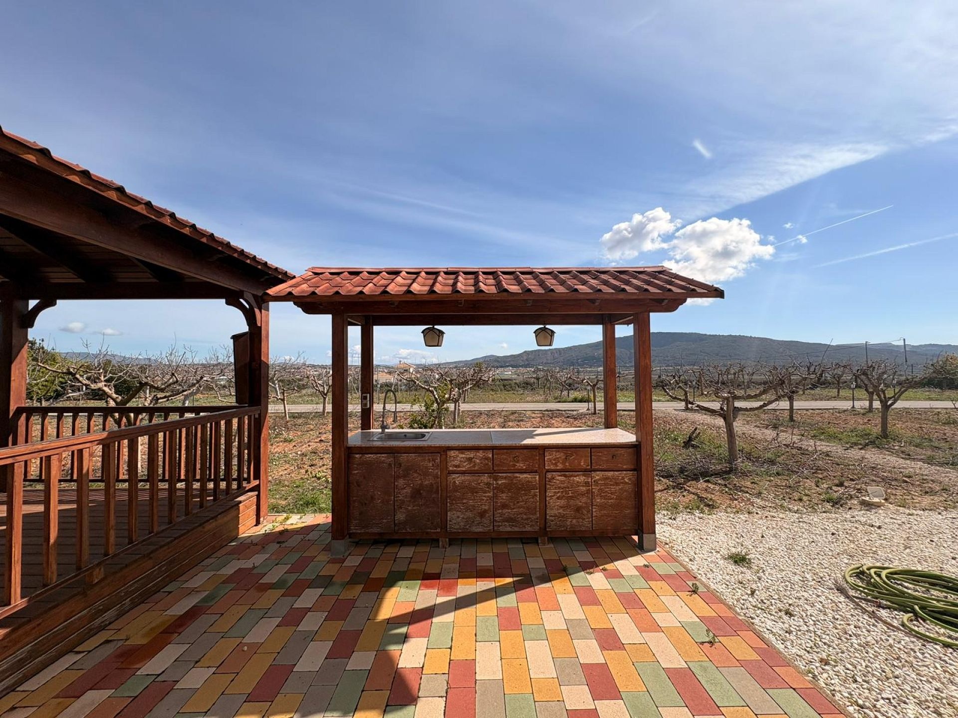 Resale - 4 Bedroom 4 Bathroom Villa in Pinoso -  - Alicante