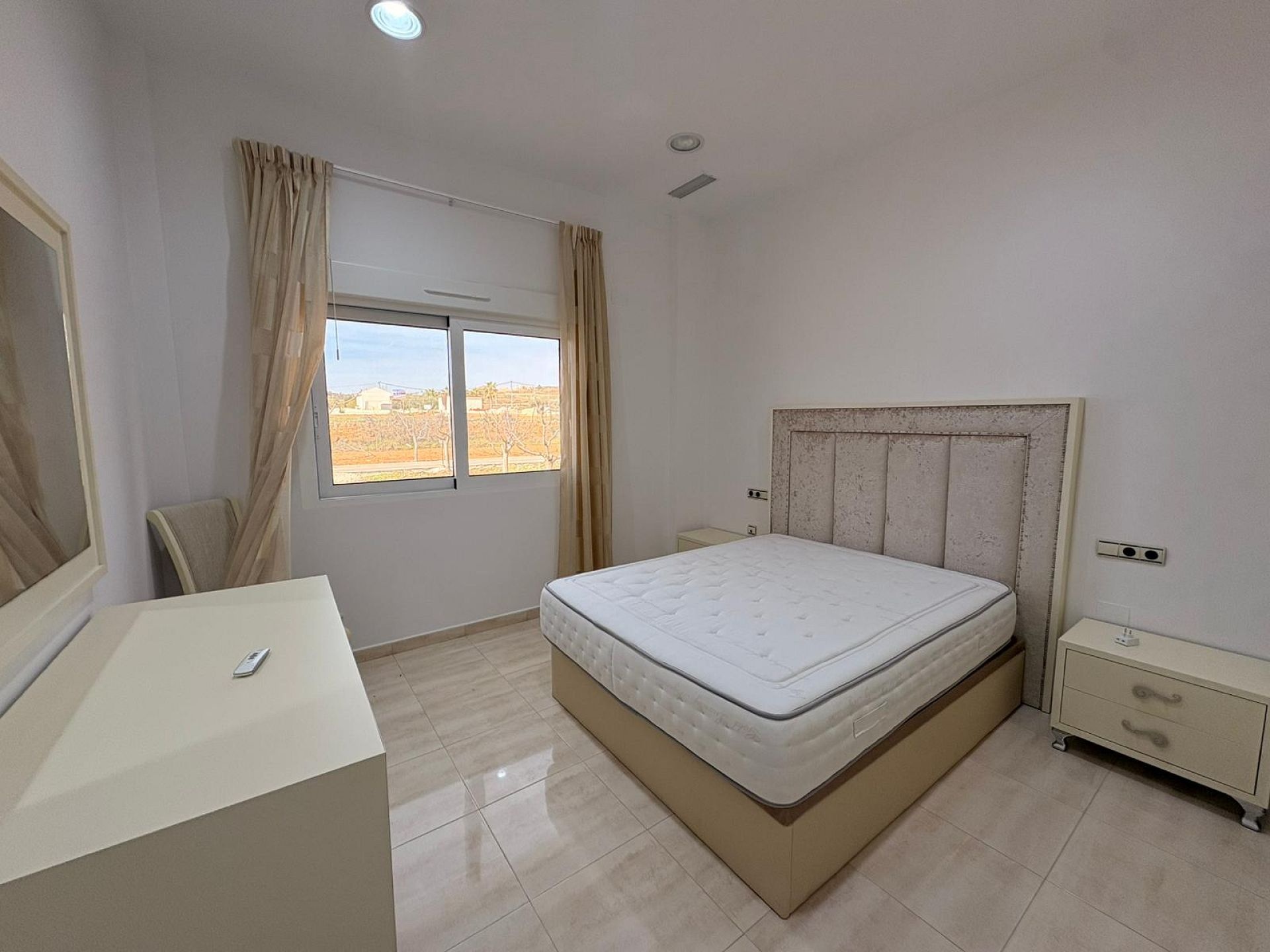 Resale - 4 Bedroom 4 Bathroom Villa in Pinoso -  - Alicante