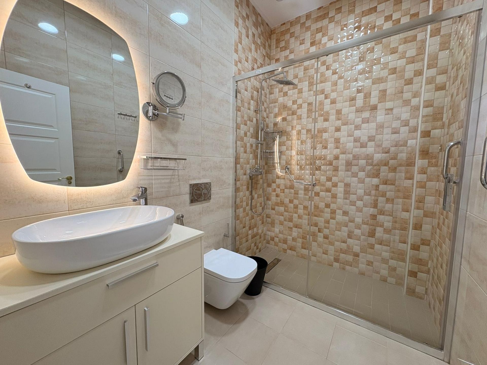 Resale - 4 Bedroom 4 Bathroom Villa in Pinoso -  - Alicante