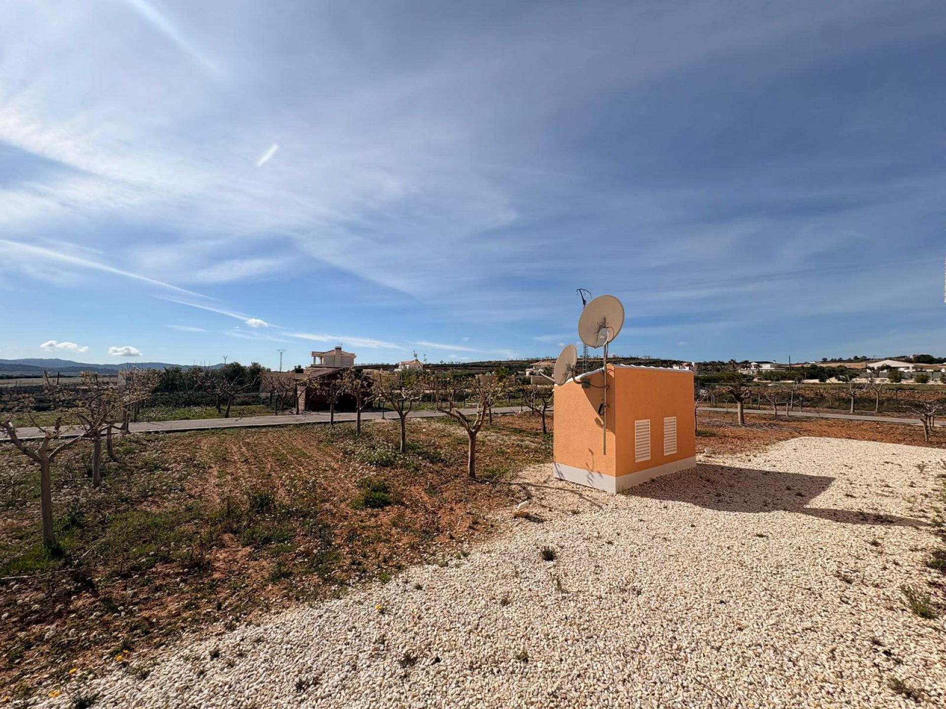 Resale - 4 Bedroom 4 Bathroom Villa in Pinoso -  - Alicante