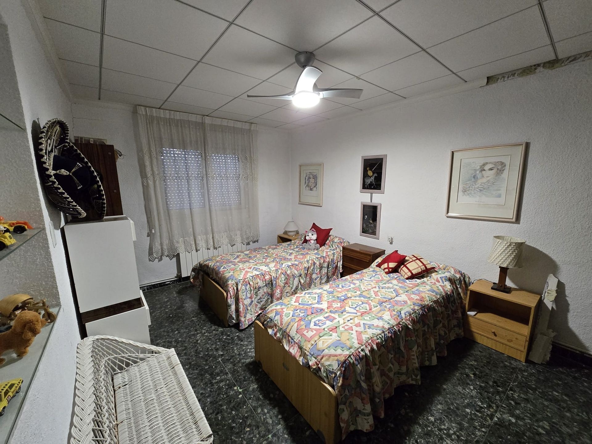 Resale - 7 Bedroom 3 Bathroom Villa in Villena -  - Alicante