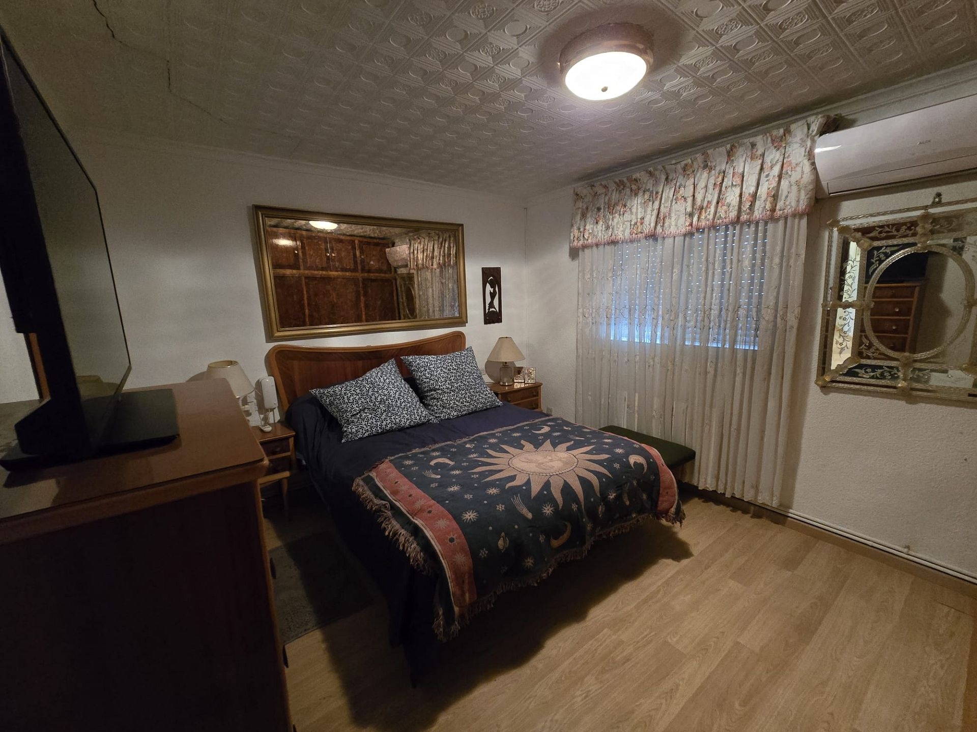 Resale - 7 Bedroom 3 Bathroom Villa in Villena -  - Alicante
