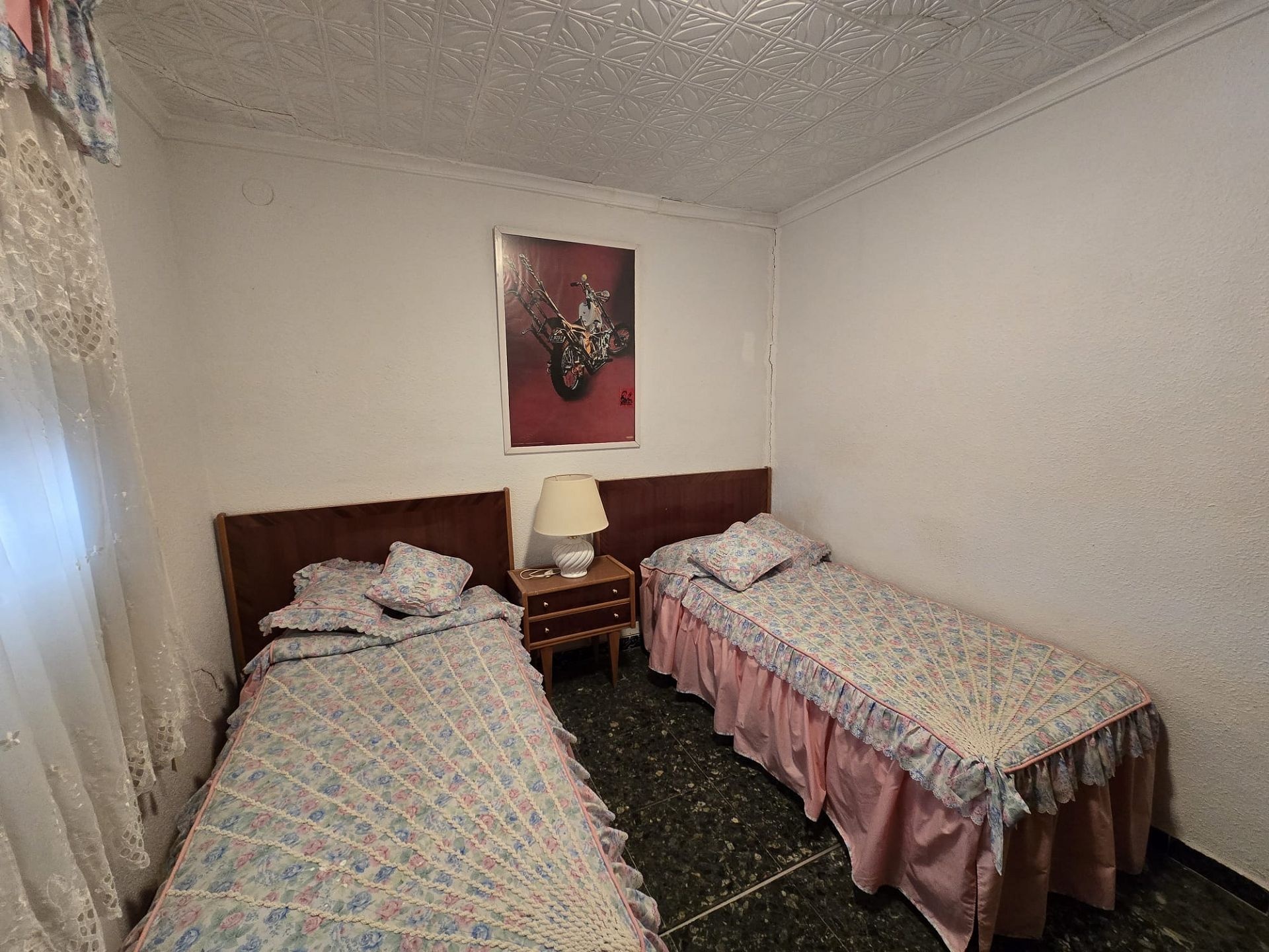 Resale - 7 Bedroom 3 Bathroom Villa in Villena -  - Alicante