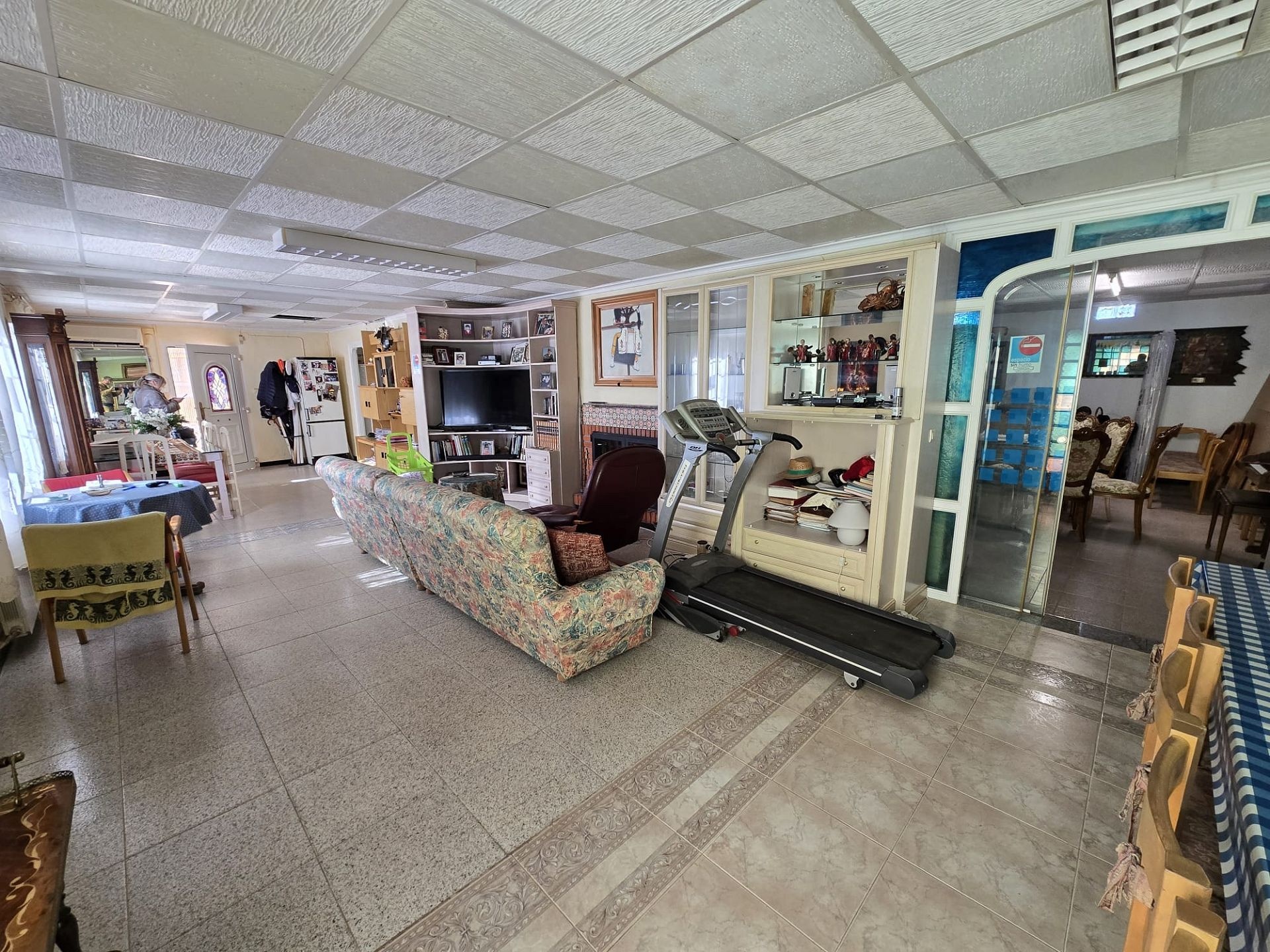 Resale - 7 Bedroom 3 Bathroom Villa in Villena -  - Alicante