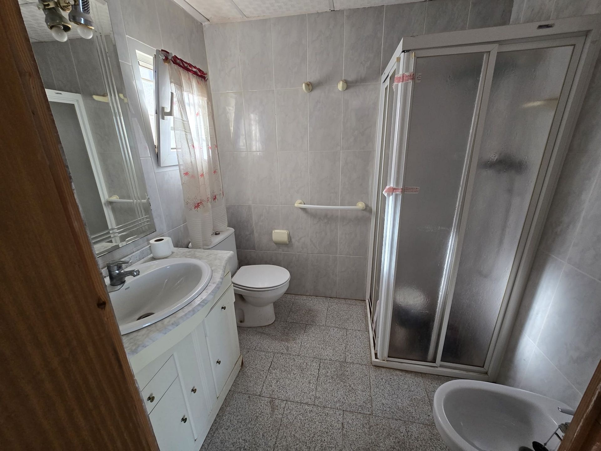 Resale - 7 Bedroom 3 Bathroom Villa in Villena -  - Alicante