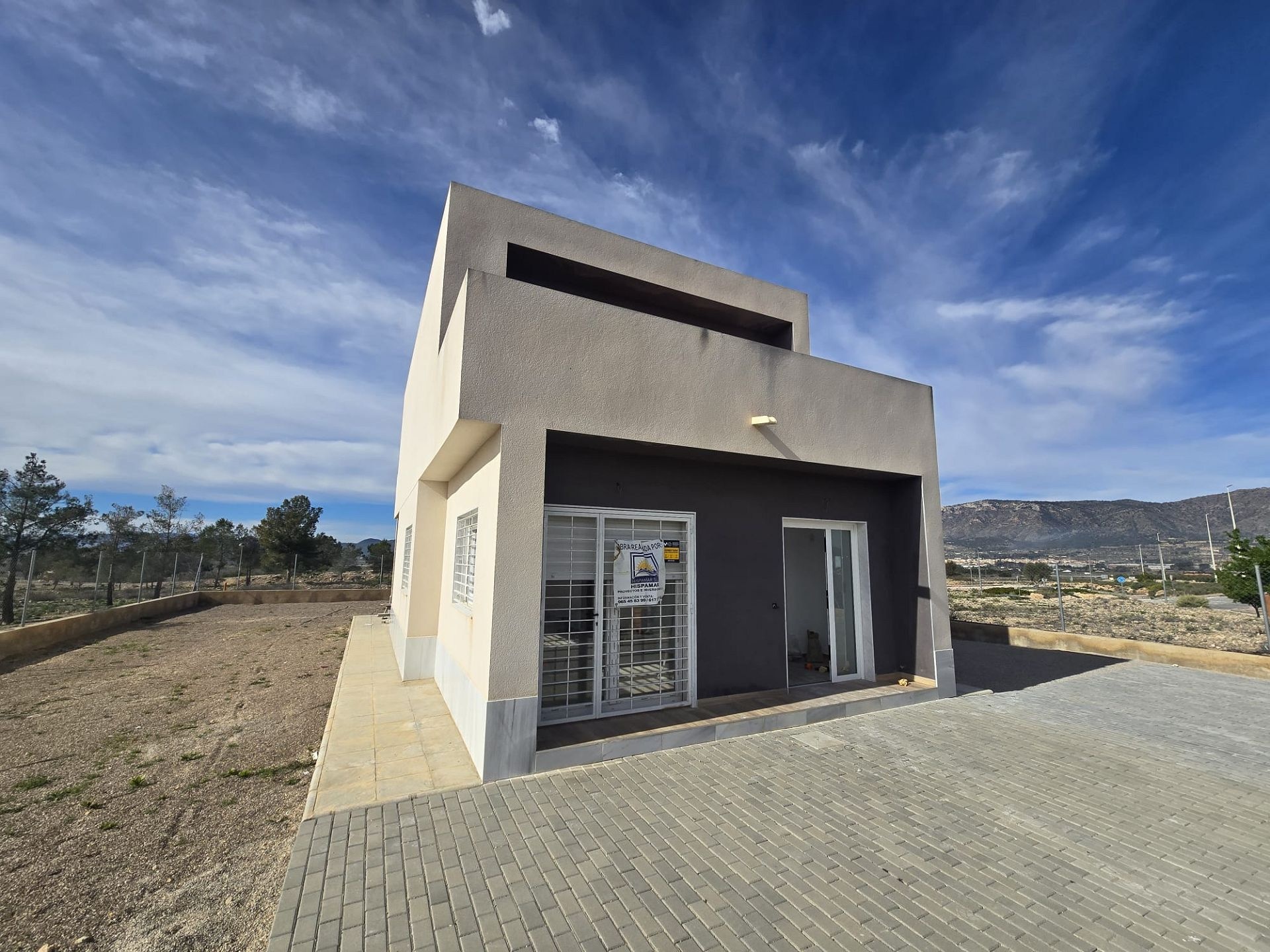 Resale - 3 Bedroom 2 Bathroom Villa in Salinas -  - Alicante