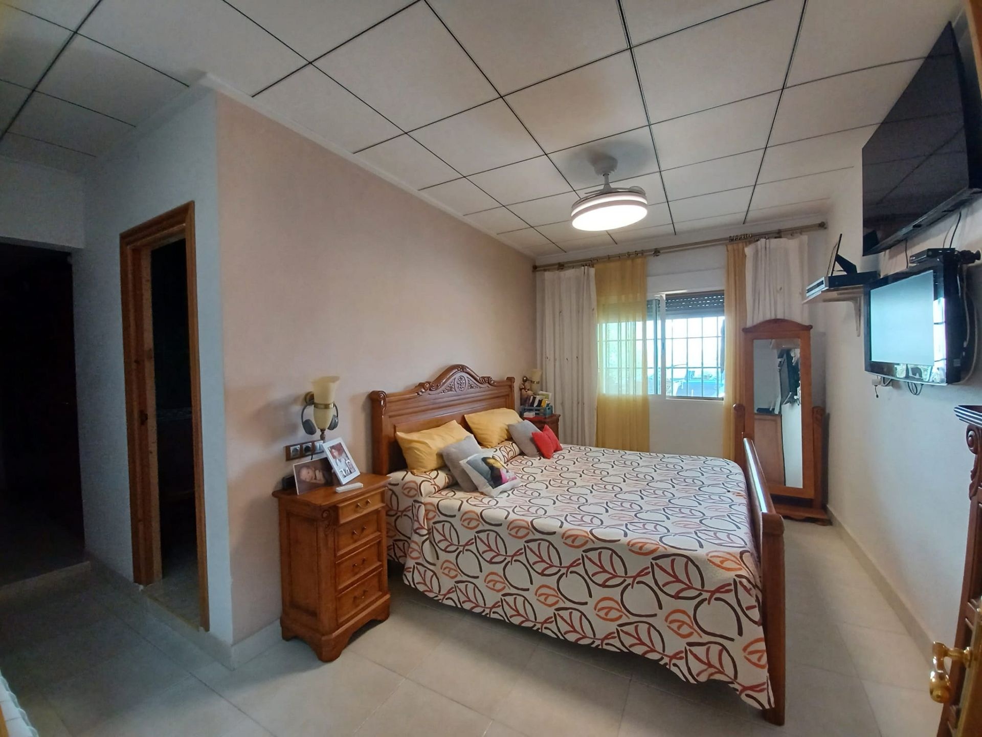 Resale - 4 Bedroom 2 Bathroom Country house in Monóvar -  - Alicante
