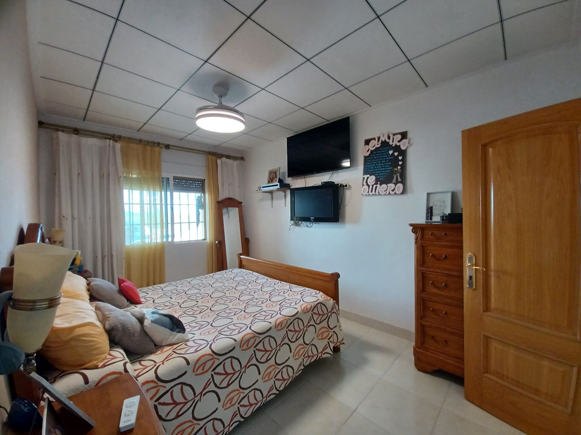 Resale - 4 Bedroom 2 Bathroom Country house in Monóvar -  - Alicante