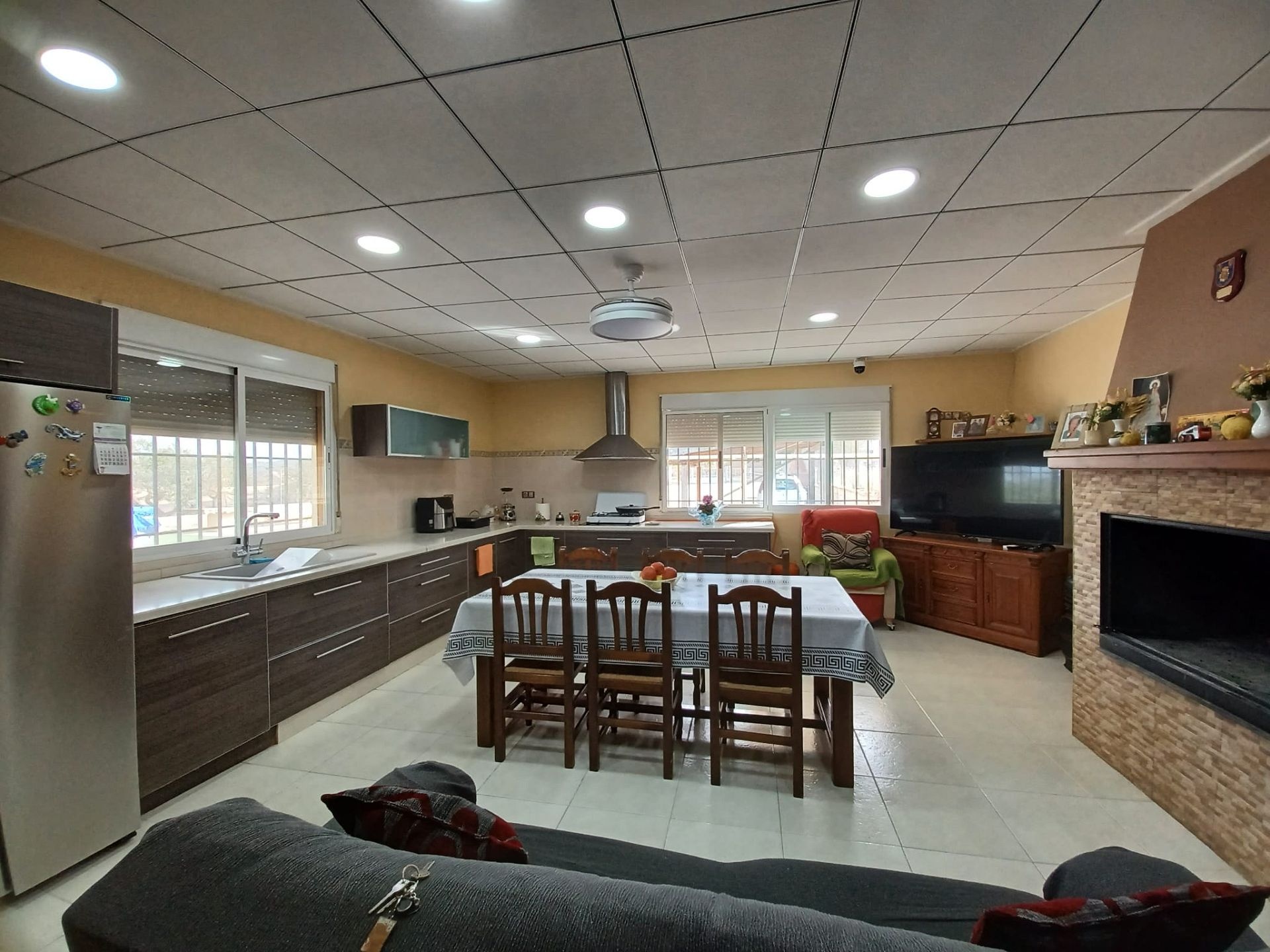 Resale - 4 Bedroom 2 Bathroom Country house in Monóvar -  - Alicante