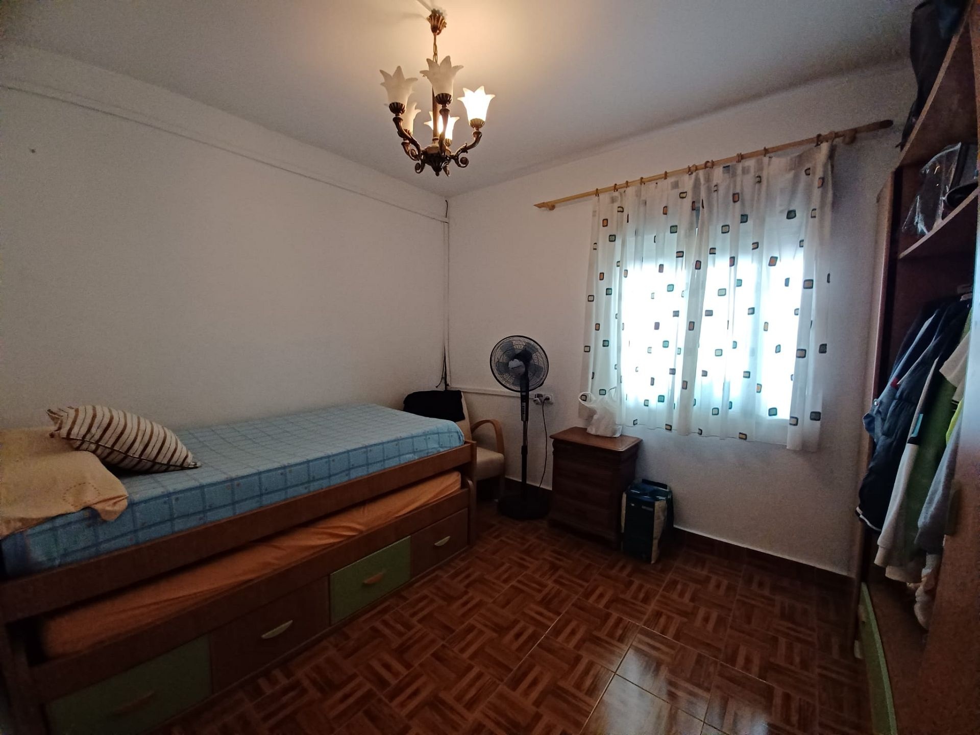 Resale - 4 Bedroom 2 Bathroom Country house in Monóvar -  - Alicante