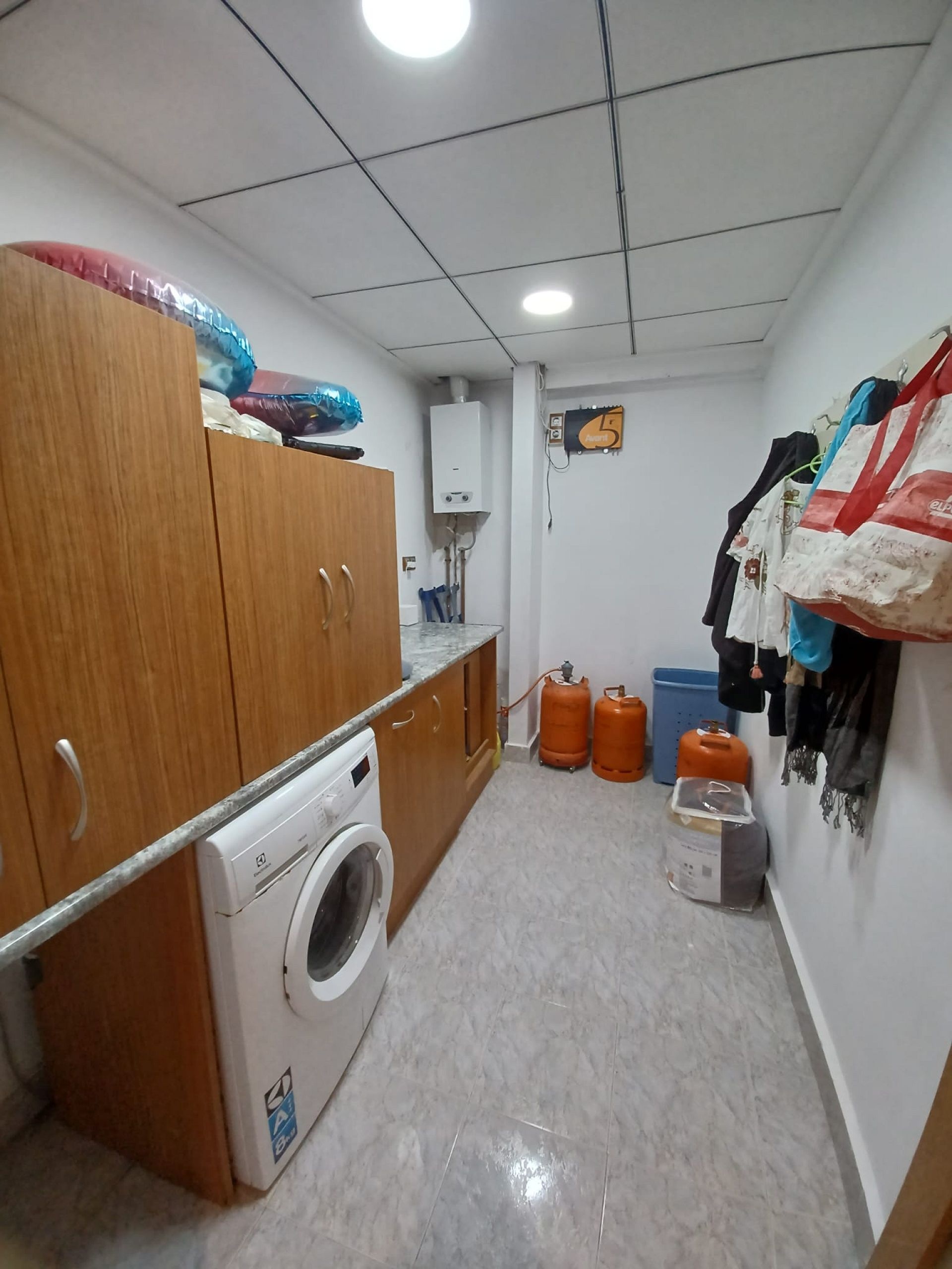 Resale - 4 Bedroom 2 Bathroom Country house in Monóvar -  - Alicante