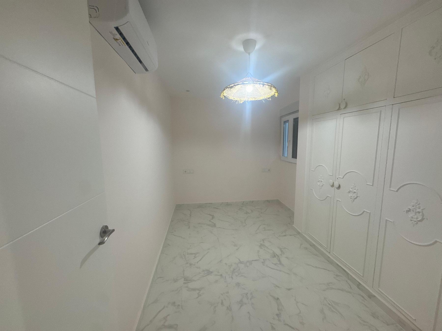 Resale - 3 Bedroom 3 Bathroom  in Torrevieja - Muelle Pesquero - Alicante