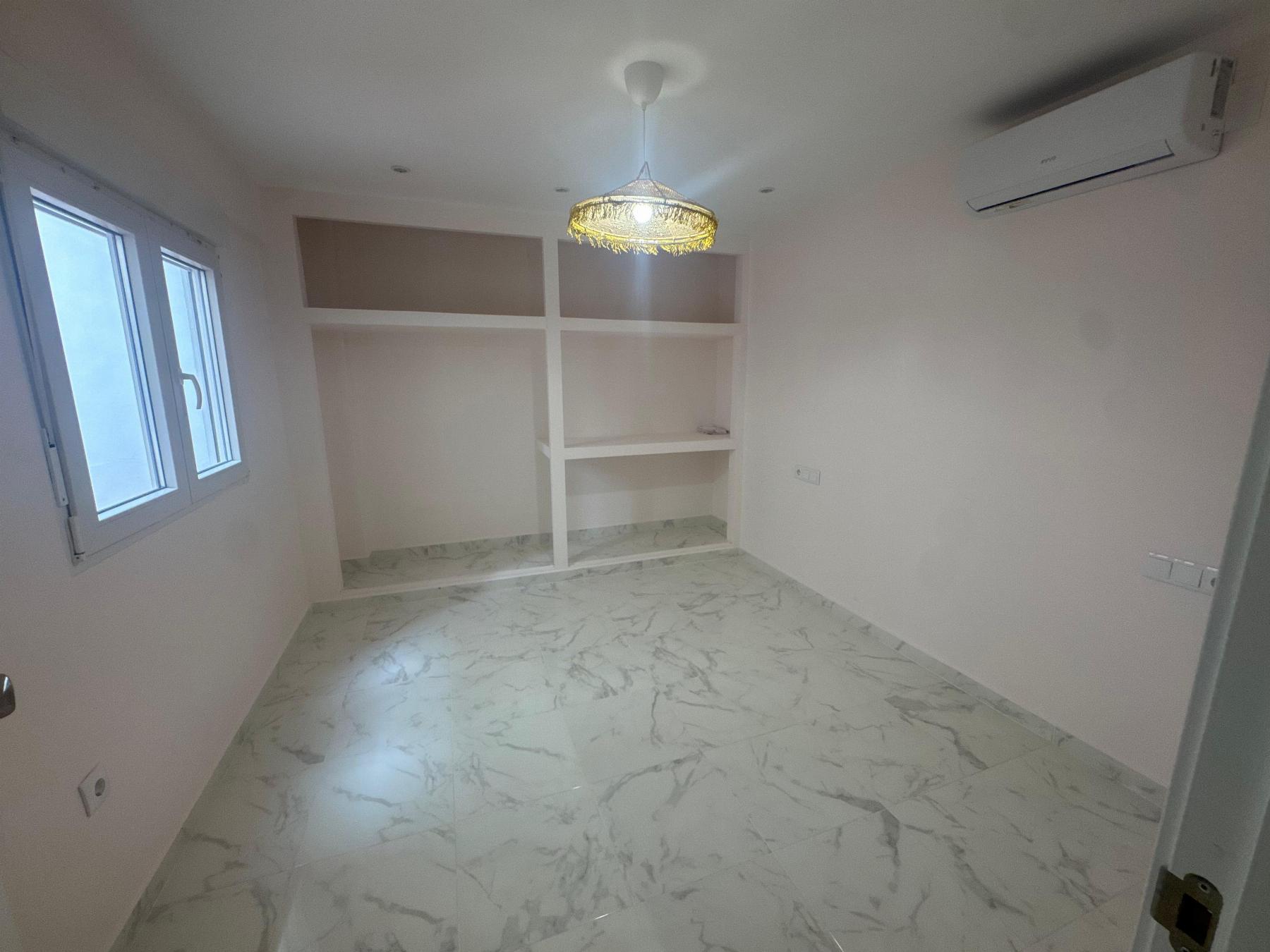 Resale - 3 Bedroom 3 Bathroom  in Torrevieja - Muelle Pesquero - Alicante