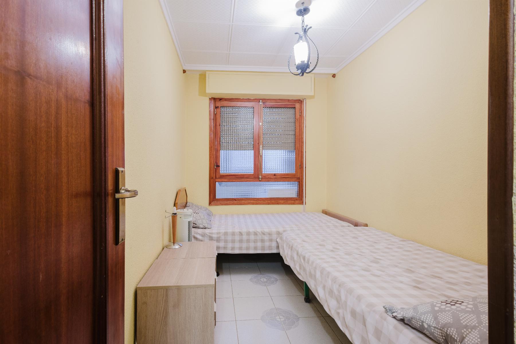 Resale - 3 Bedroom 2 Bathroom  in Torrevieja - Playa del Acequión - Alicante