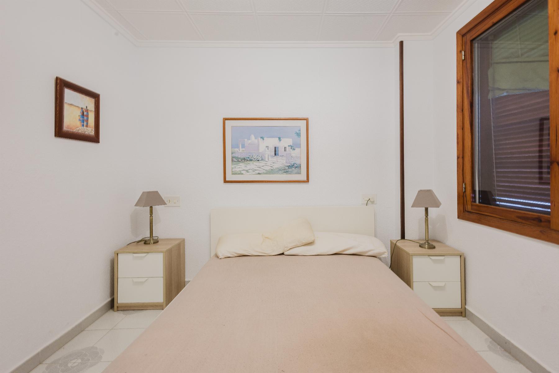 Resale - 3 Bedroom 2 Bathroom  in Torrevieja - Playa del Acequión - Alicante