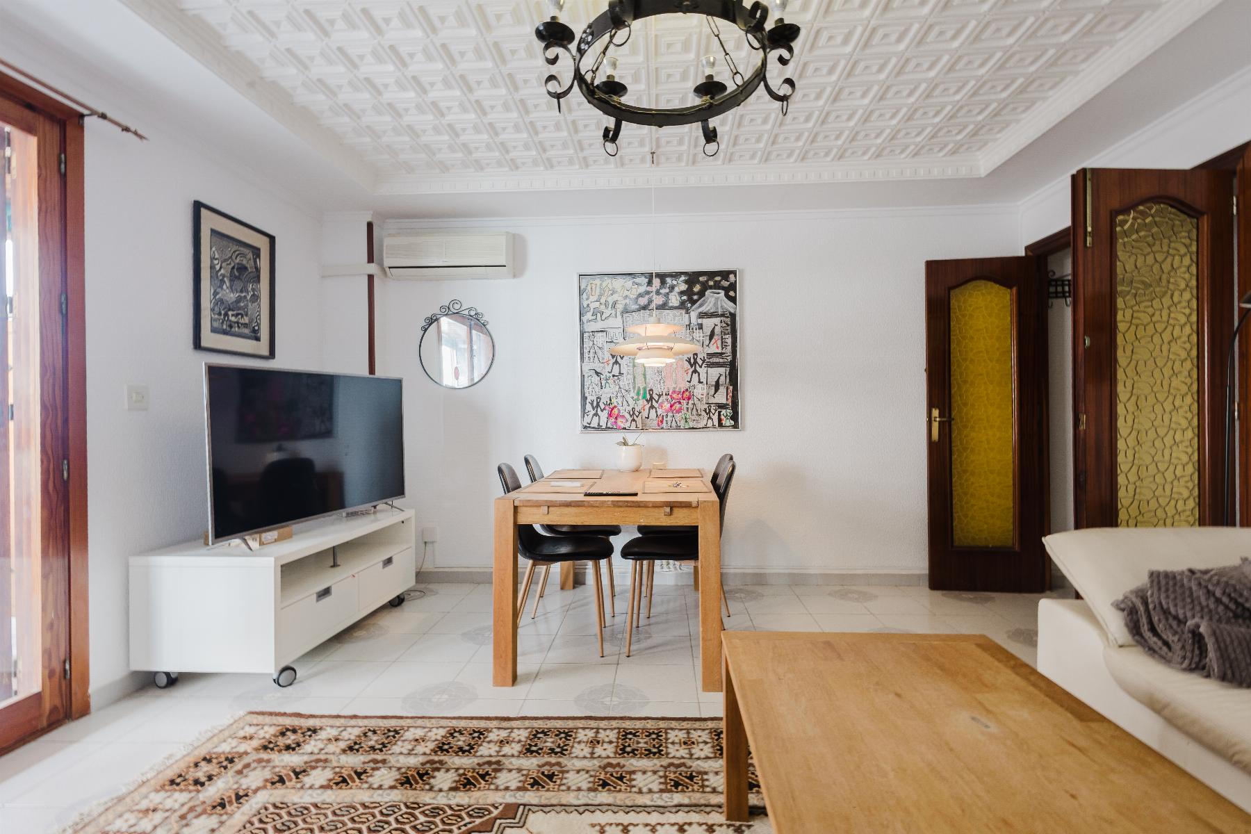 Resale - 3 Bedroom 2 Bathroom  in Torrevieja - Playa del Acequión - Alicante