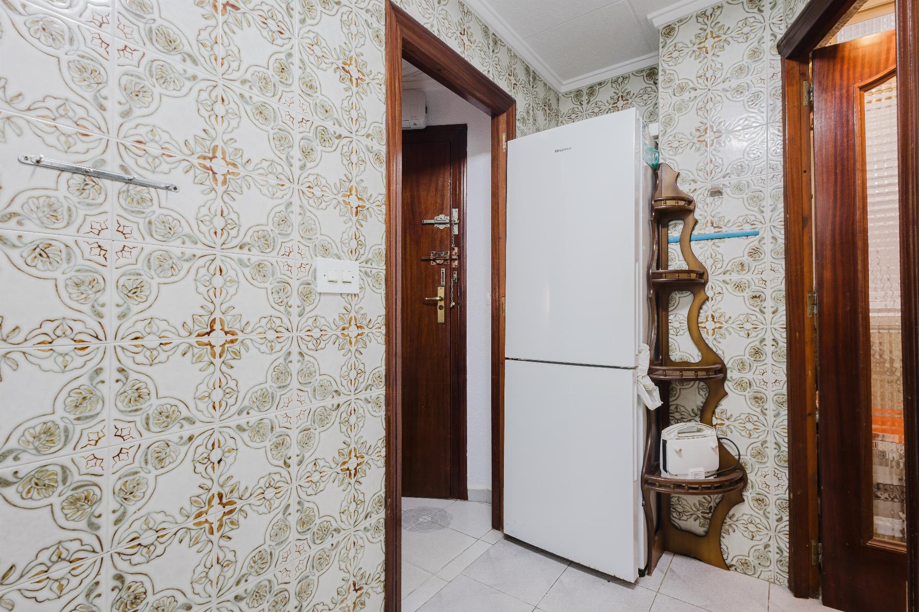 Resale - 3 Bedroom 2 Bathroom  in Torrevieja - Playa del Acequión - Alicante