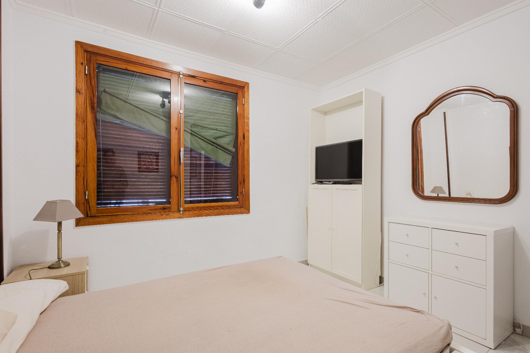 Resale - 3 Bedroom 2 Bathroom  in Torrevieja - Playa del Acequión - Alicante