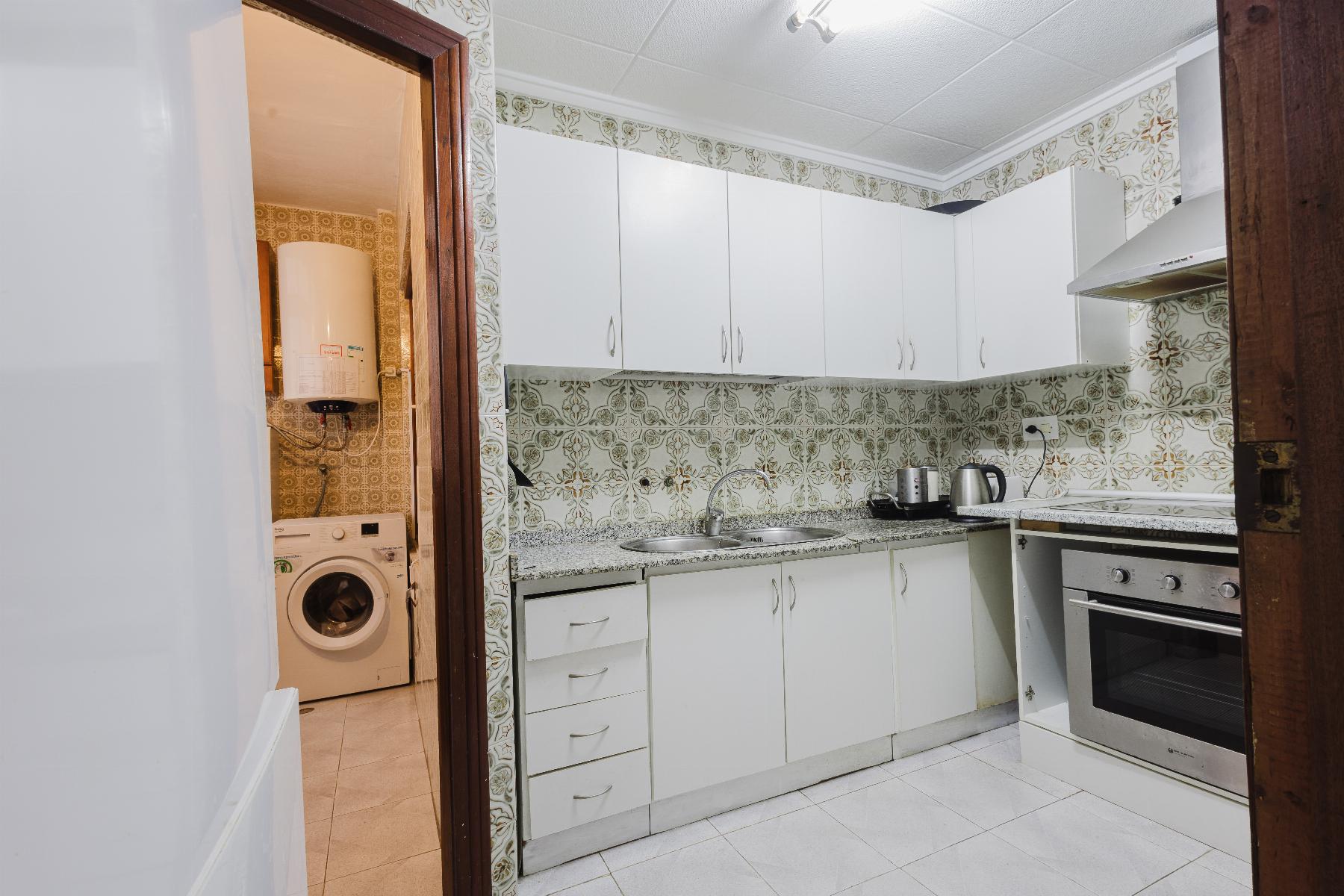Resale - 3 Bedroom 2 Bathroom  in Torrevieja - Playa del Acequión - Alicante