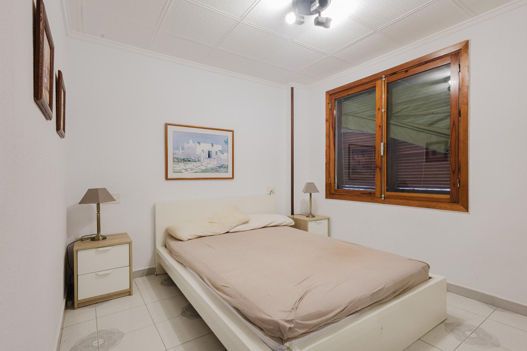 Resale - 3 Bedroom 2 Bathroom  in Torrevieja - Playa del Acequión - Alicante