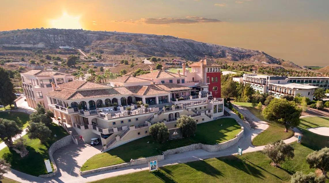 Resale - 4 Bedroom 4 Bathroom  in Algorfa - Campo de Golf - Algorfa - Alicante