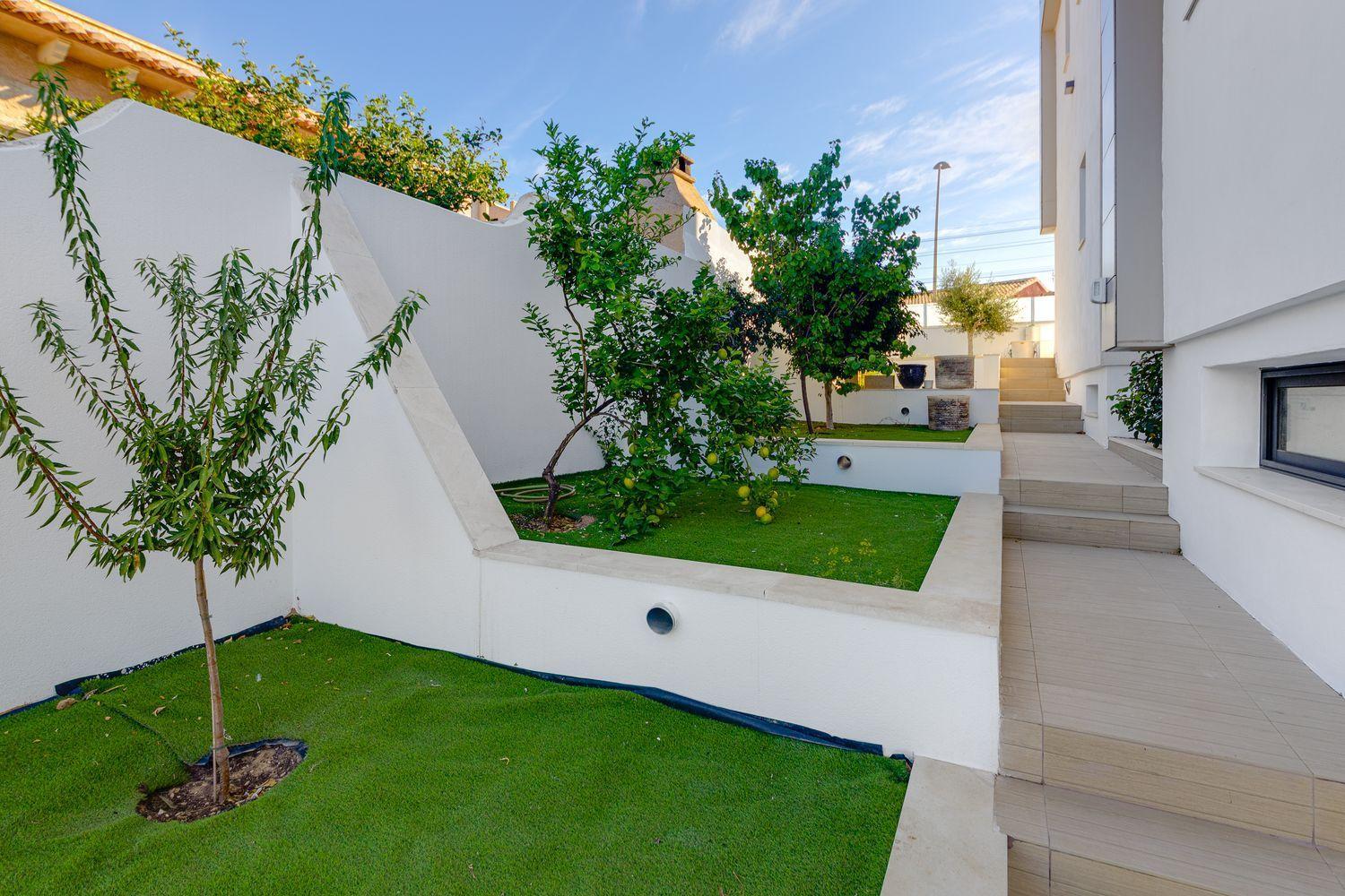 Resale - 3 Bedroom 4 Bathroom  in Torrevieja - Los Balcones - Alicante
