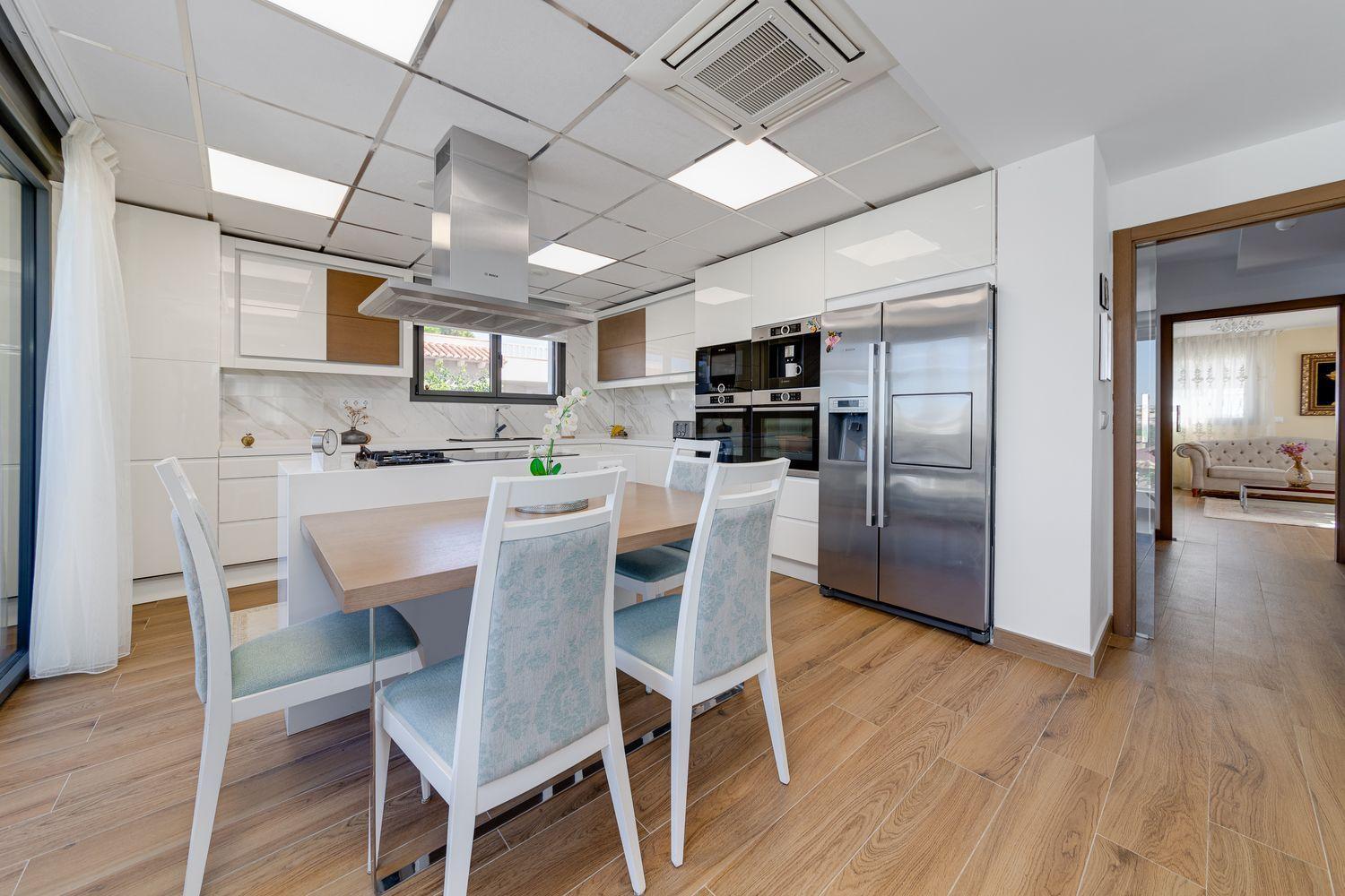 Resale - 3 Bedroom 4 Bathroom  in Torrevieja - Los Balcones - Alicante