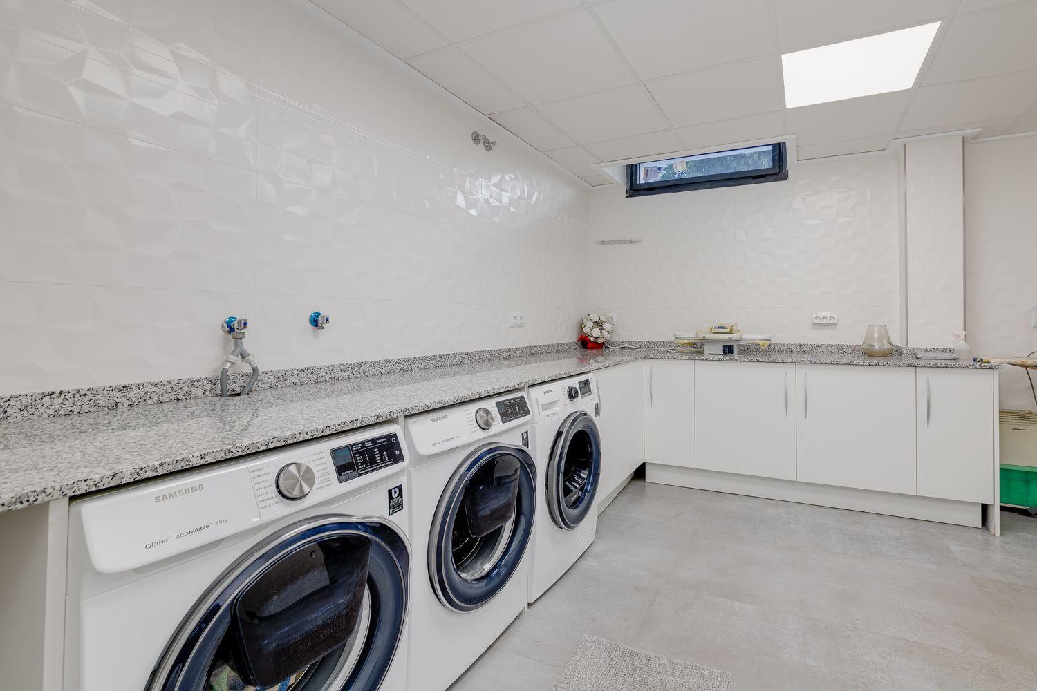 Resale - 3 Bedroom 4 Bathroom  in Torrevieja - Los Balcones - Alicante