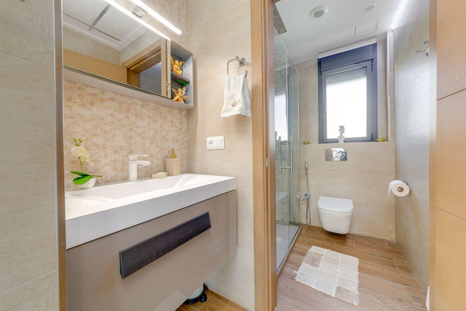 Resale - 3 Bedroom 4 Bathroom  in Torrevieja - Los Balcones - Alicante