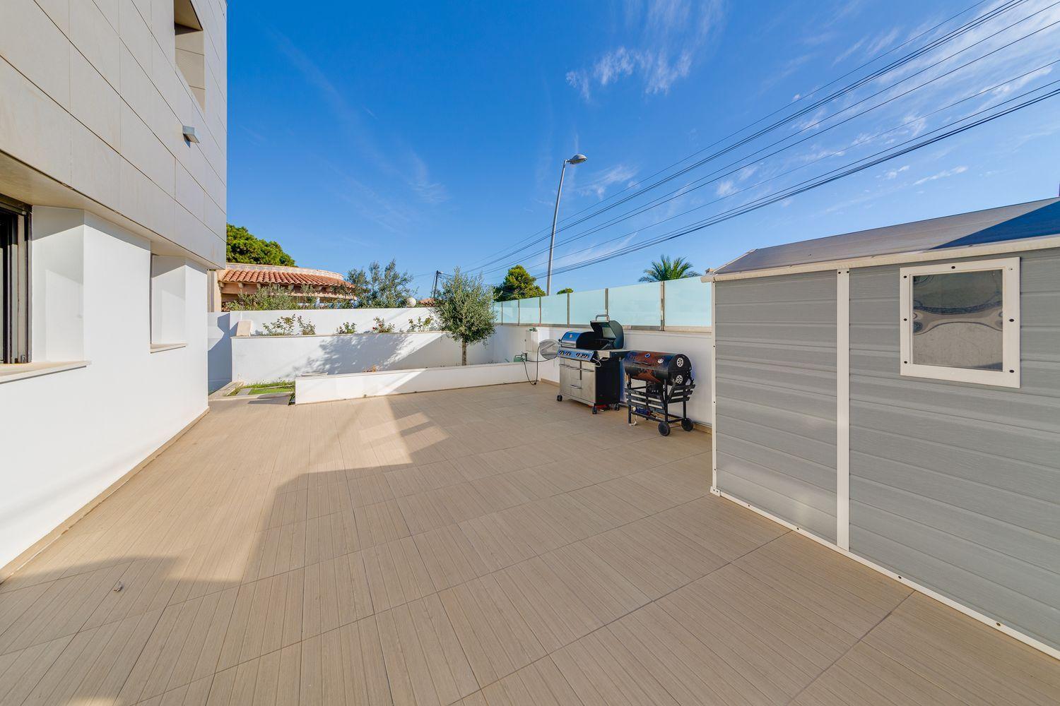 Resale - 3 Bedroom 4 Bathroom  in Torrevieja - Los Balcones - Alicante