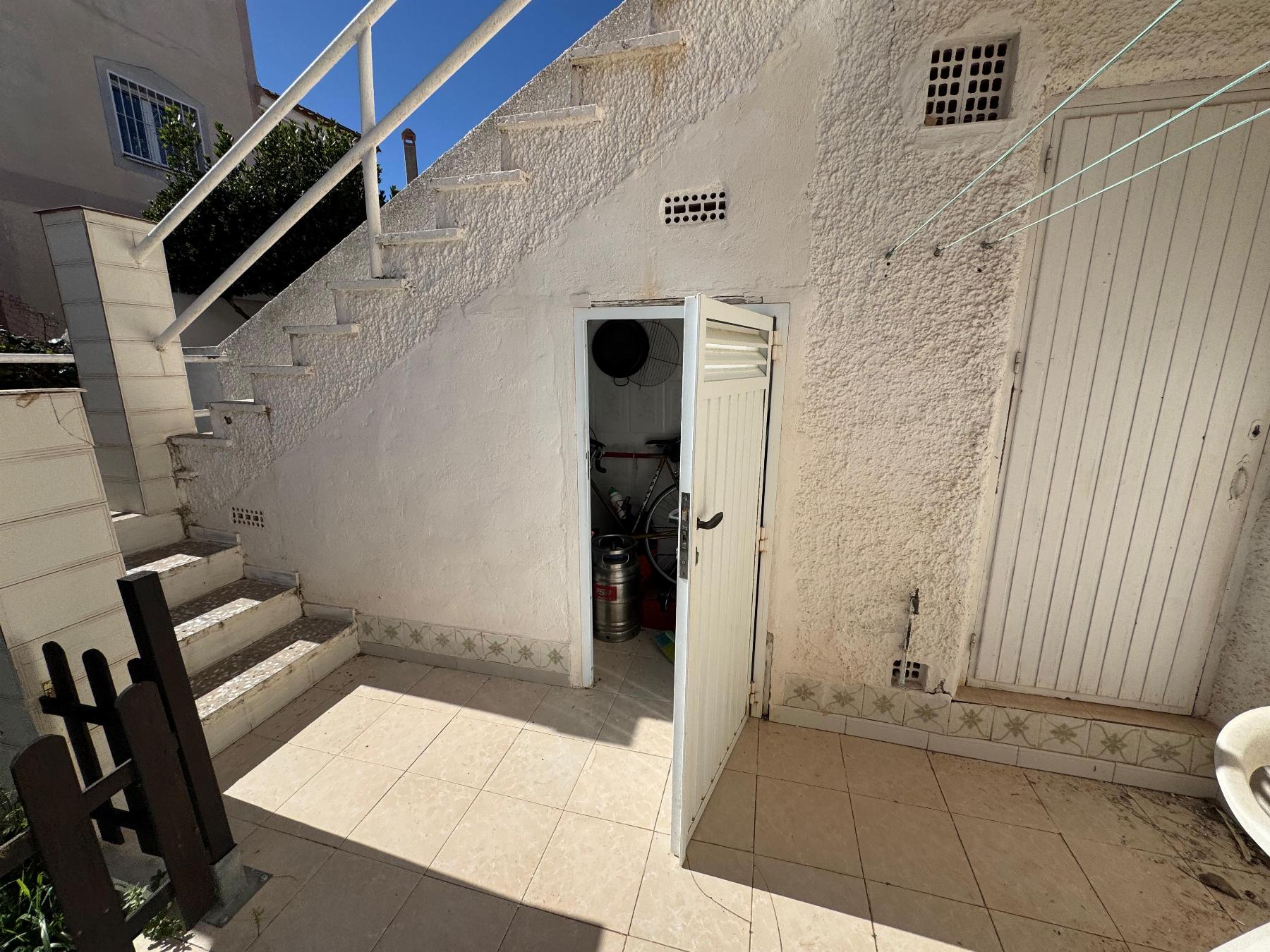 Resale - 3 Bedroom 2 Bathroom  in Torrevieja - Los Balcones - Alicante