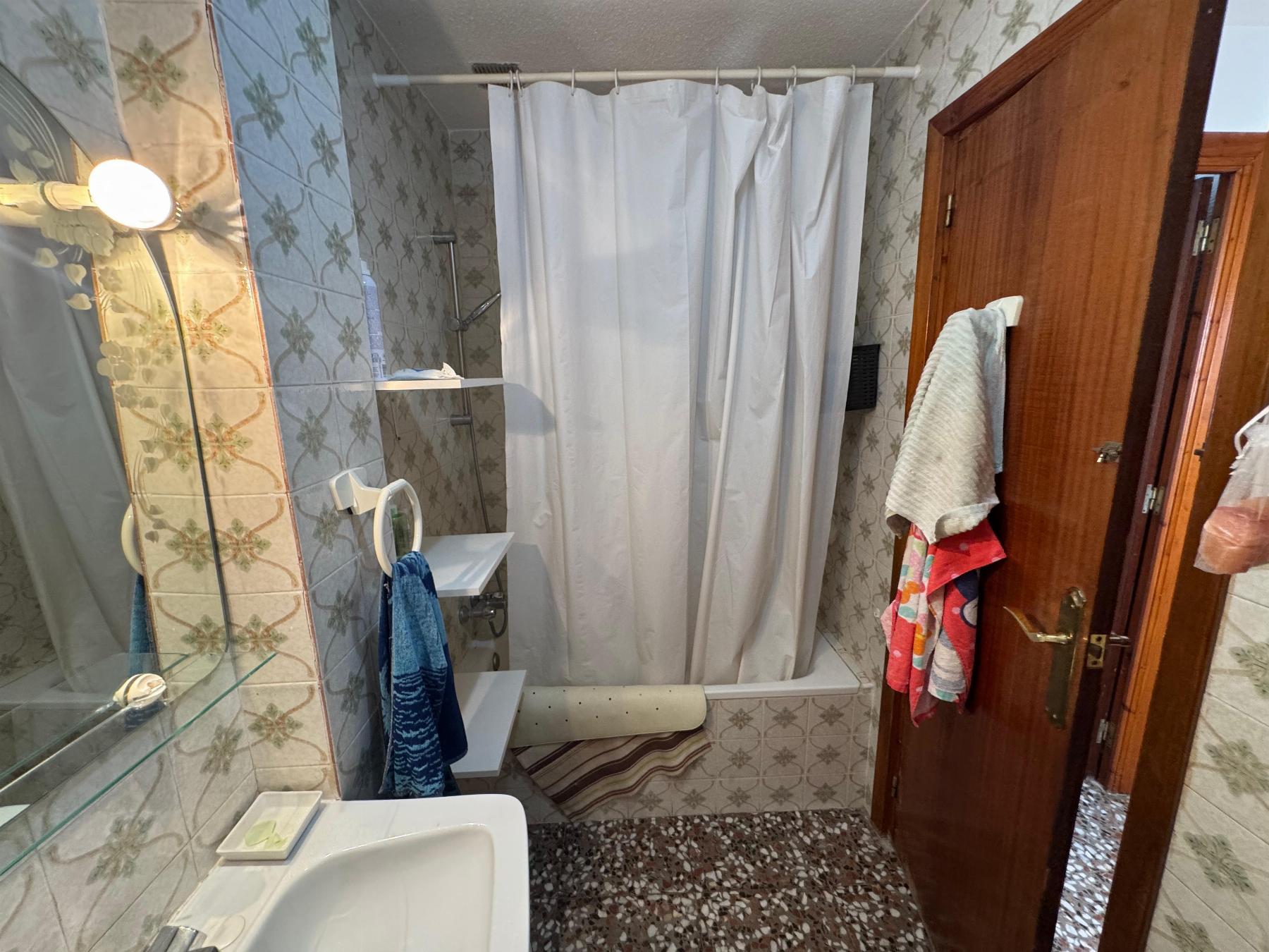 Resale - 3 Bedroom 2 Bathroom  in Torrevieja - Los Balcones - Alicante