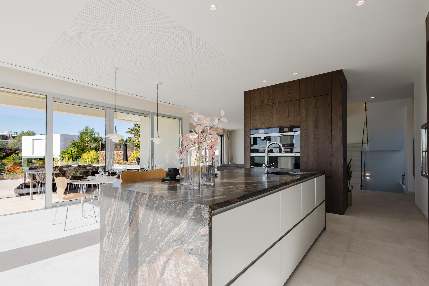 Resale - 5 Bedroom 6 Bathroom  in Orihuela Costa - Las Colinas Golf - Alicante