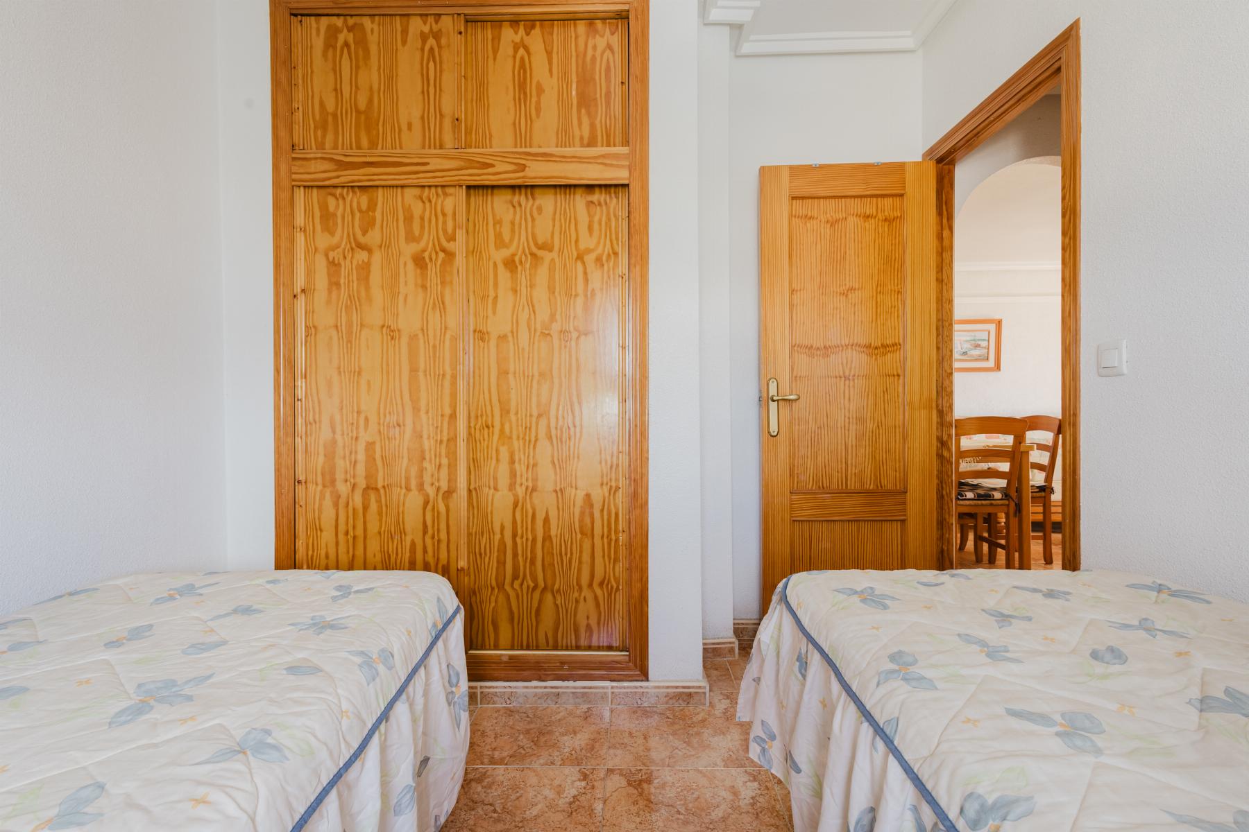 Resale - 3 Bedroom 2 Bathroom  in Torrevieja - Parque de Las Naciones - Alicante