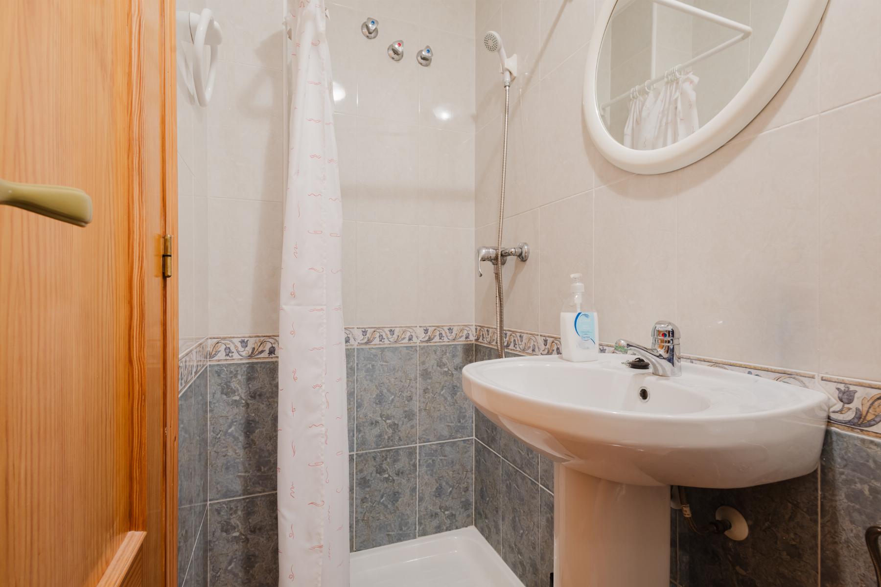 Resale - 3 Bedroom 2 Bathroom  in Torrevieja - Parque de Las Naciones - Alicante