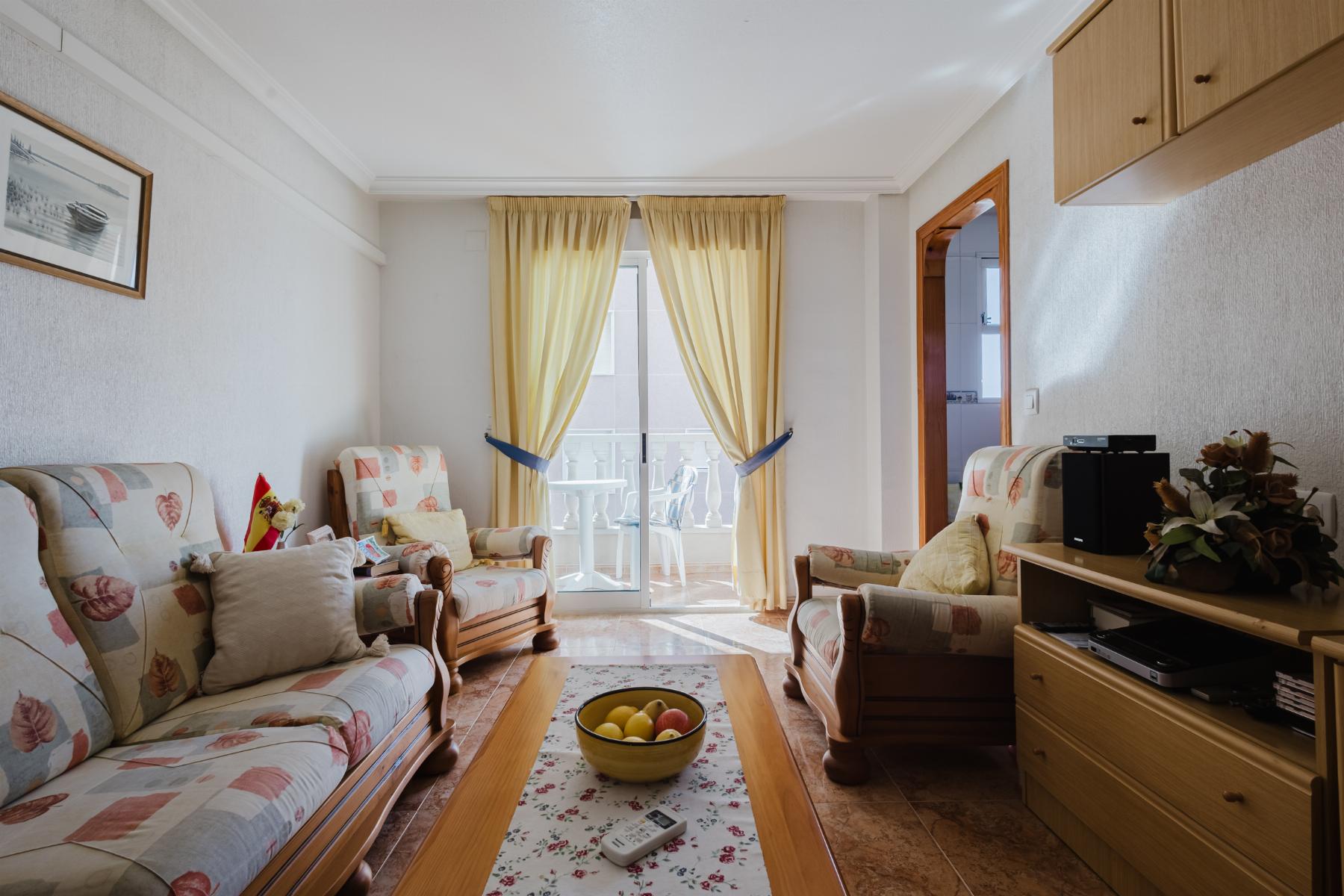 Resale - 3 Bedroom 2 Bathroom  in Torrevieja - Parque de Las Naciones - Alicante