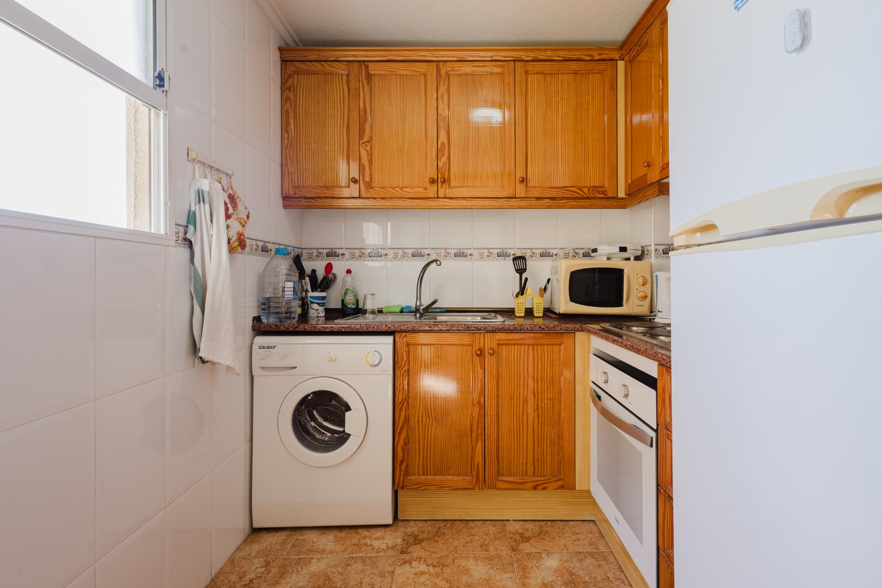 Resale - 3 Bedroom 2 Bathroom  in Torrevieja - Parque de Las Naciones - Alicante