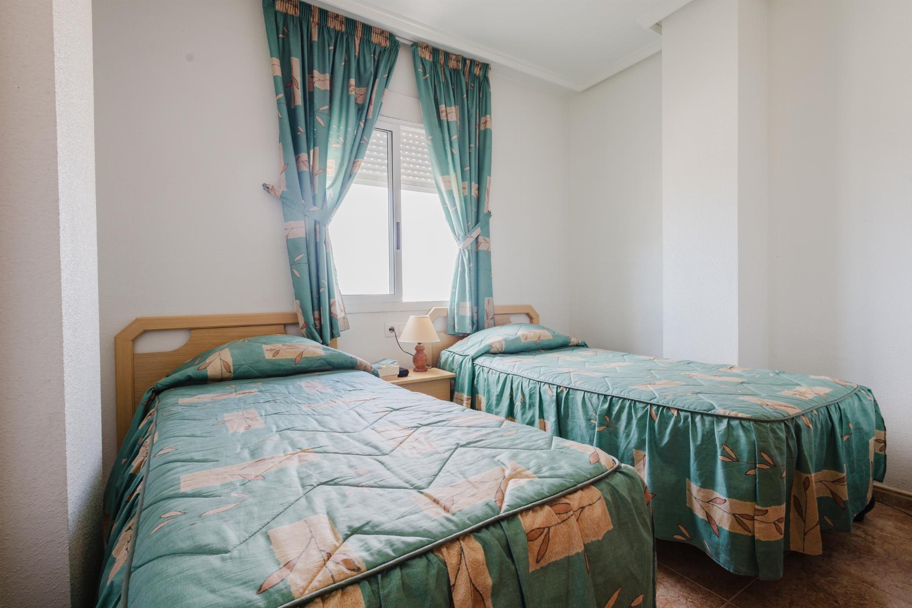 Resale - 3 Bedroom 2 Bathroom  in Torrevieja - Parque de Las Naciones - Alicante