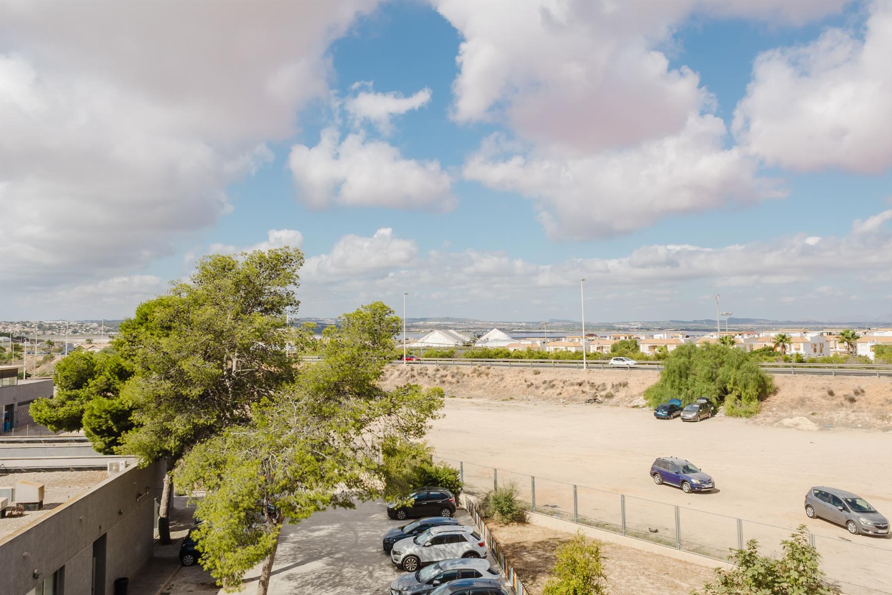 Resale - 3 Bedroom 2 Bathroom  in Torrevieja - Parque de Las Naciones - Alicante